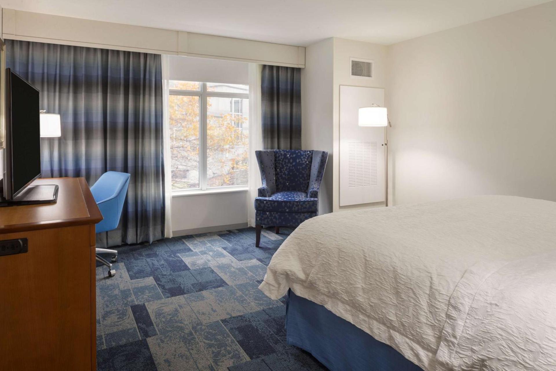 Hampton Inn & Suites Rosemont Chicago O'Hare photo 21