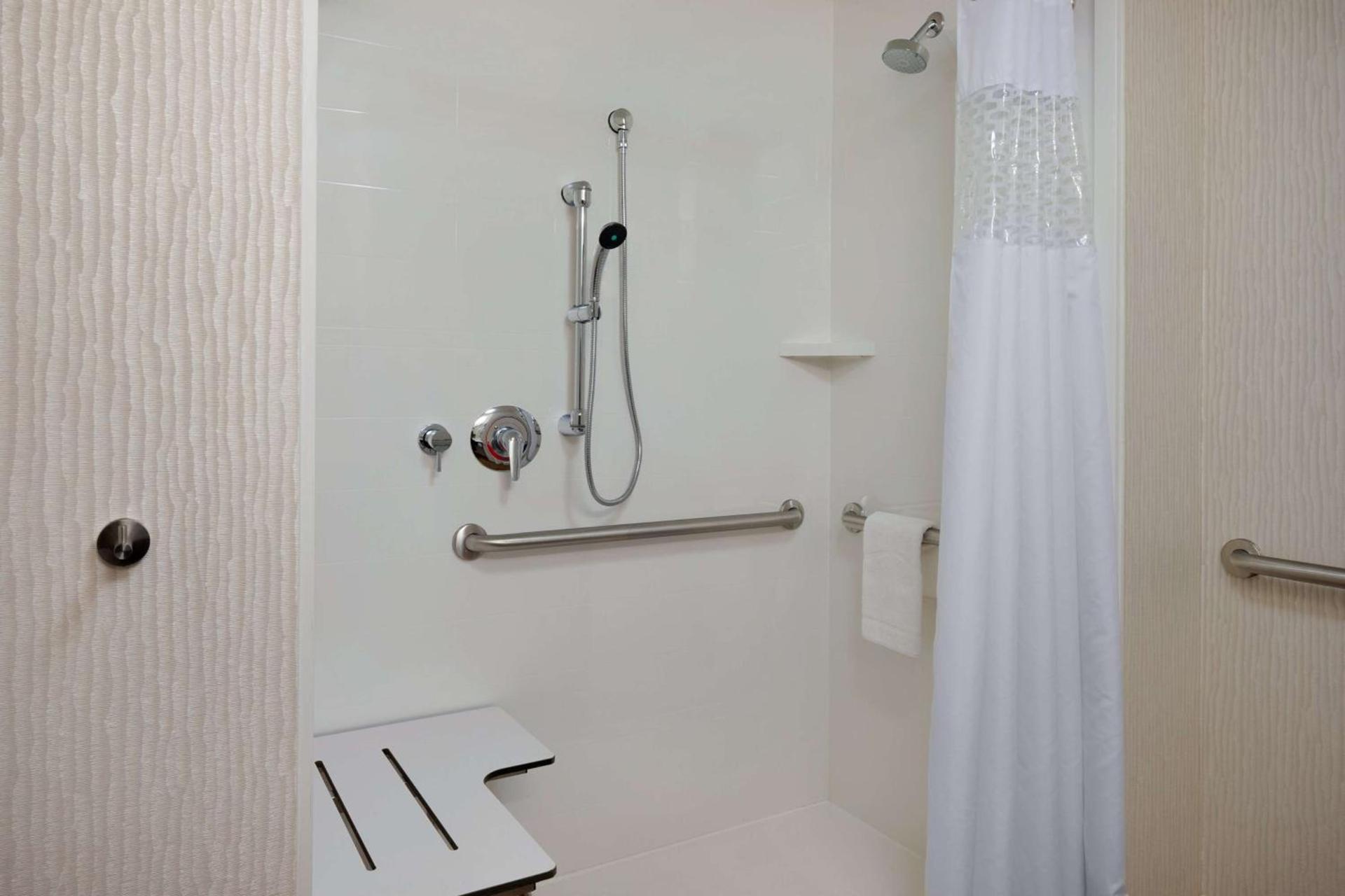 Hampton Inn & Suites Rosemont Chicago O'Hare photo 23