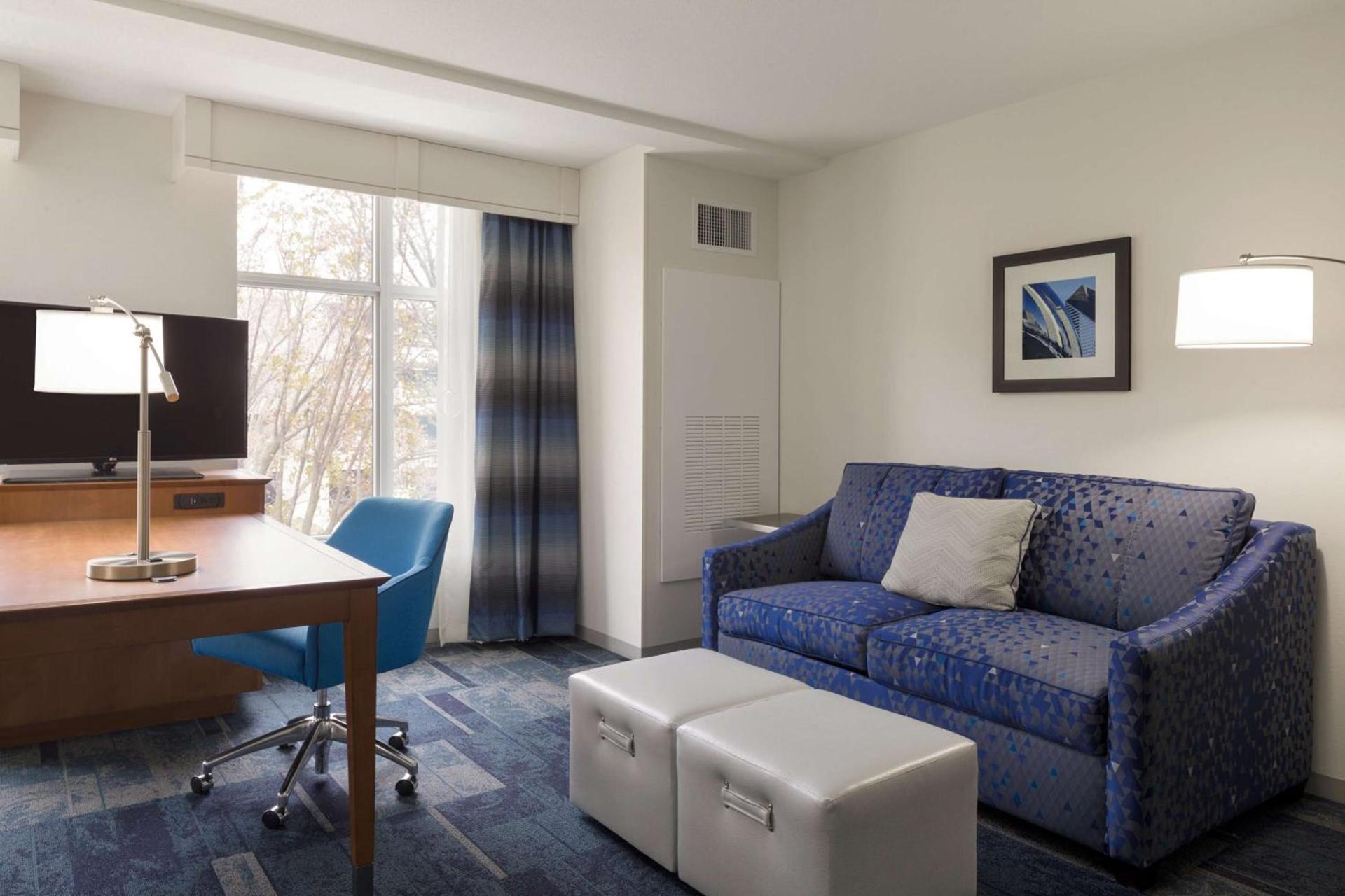 Hampton Inn & Suites Rosemont Chicago O'Hare photo 24