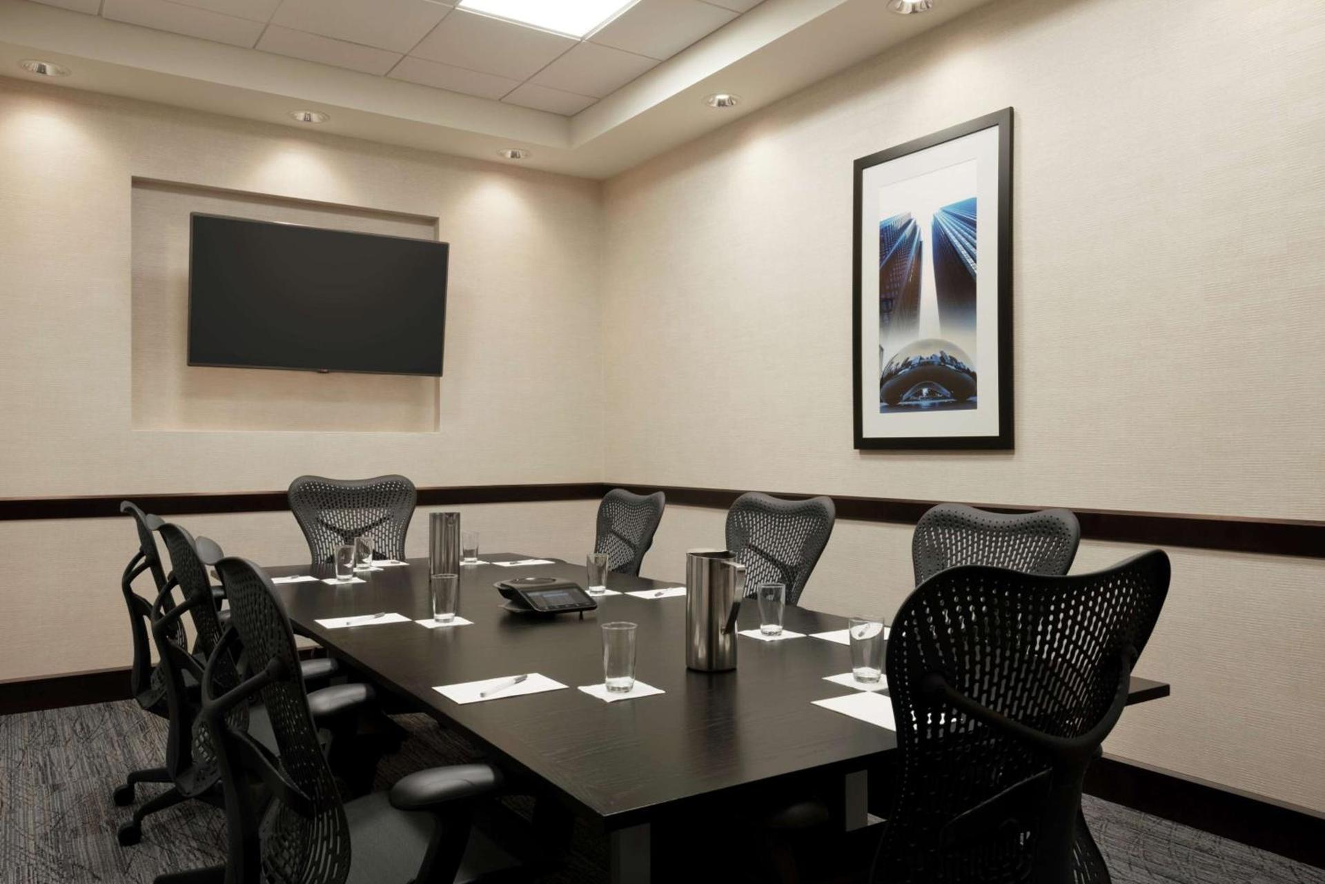 Hampton Inn & Suites Rosemont Chicago O'Hare photo 27