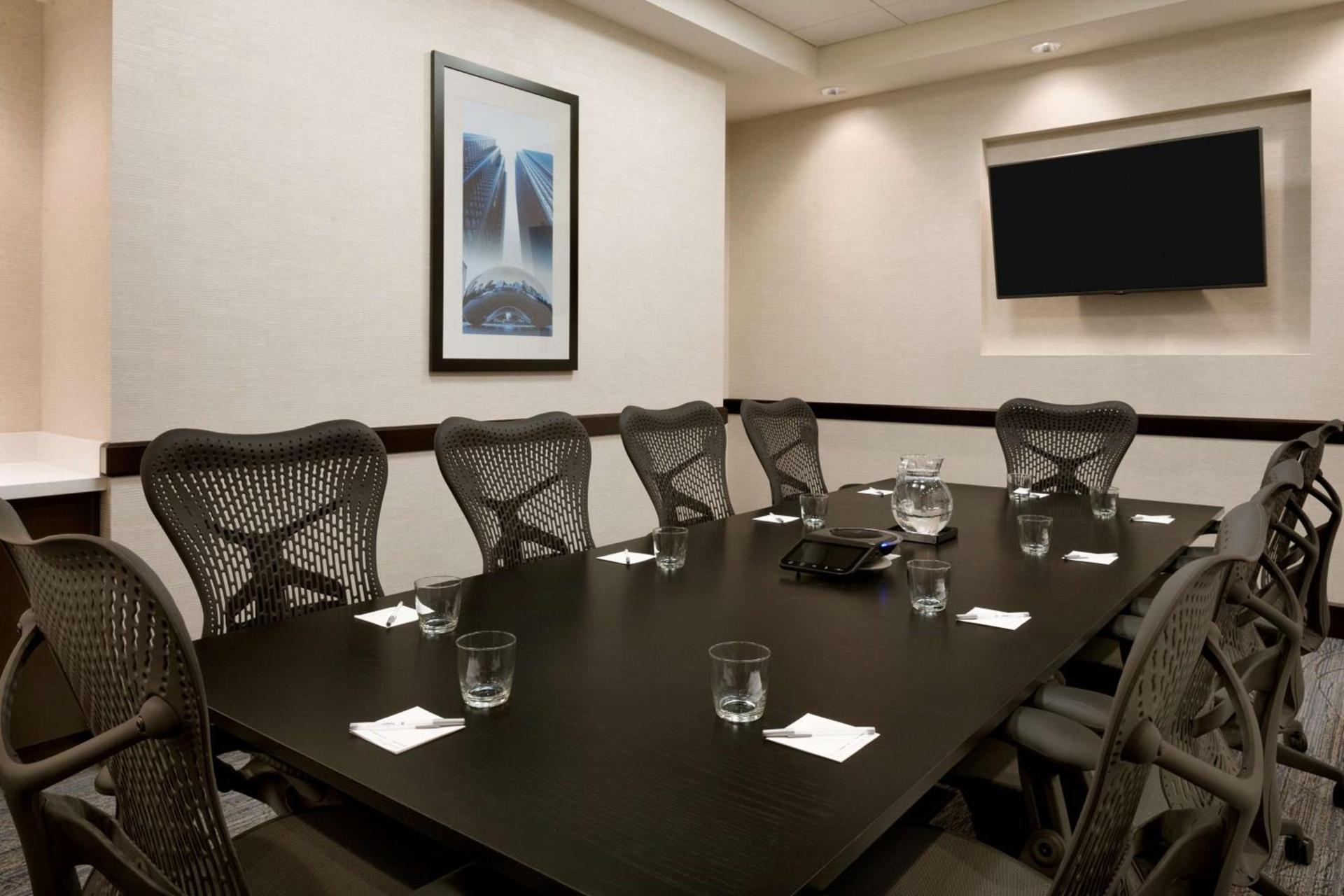 Hampton Inn & Suites Rosemont Chicago O'Hare photo 28
