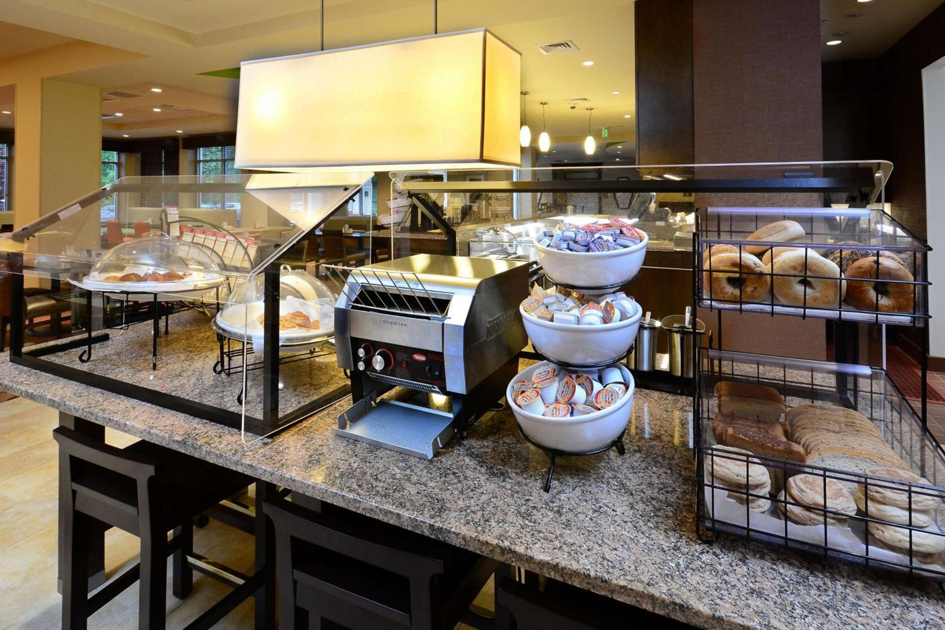 Hilton Garden Inn Greensboro Airport - Newly Renovated! photo 14