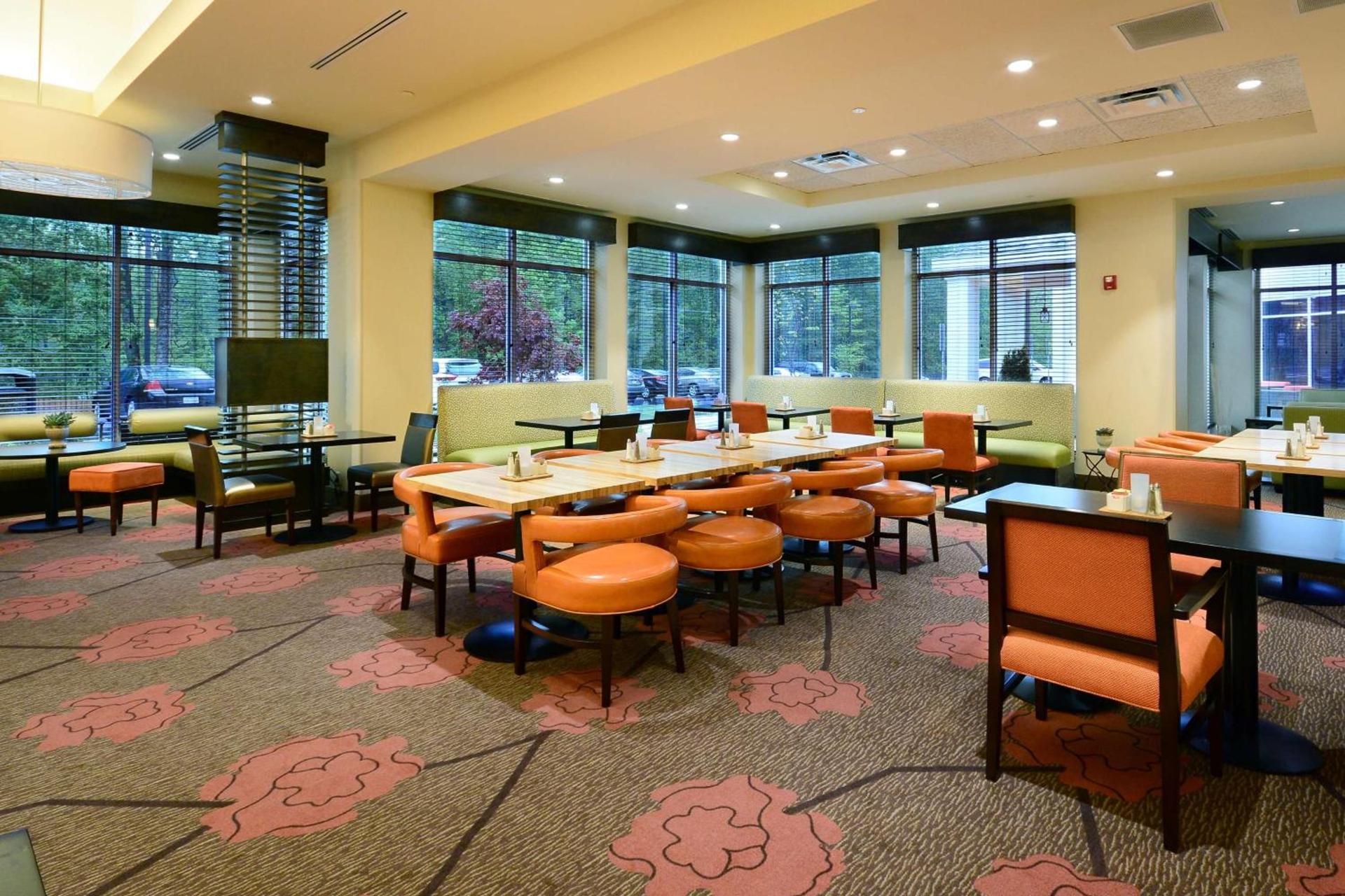 Hilton Garden Inn Greensboro Airport - Newly Renovated! photo 15