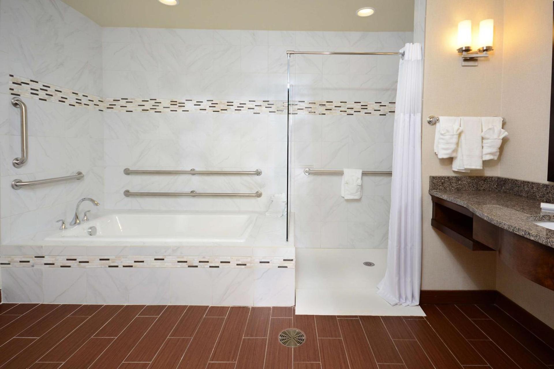 Hilton Garden Inn Greensboro Airport - Newly Renovated! photo 22