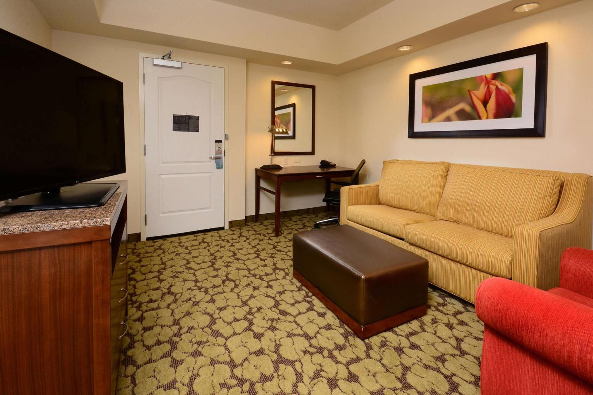 Hilton Garden Inn Greensboro Airport - Newly Renovated! photo 41