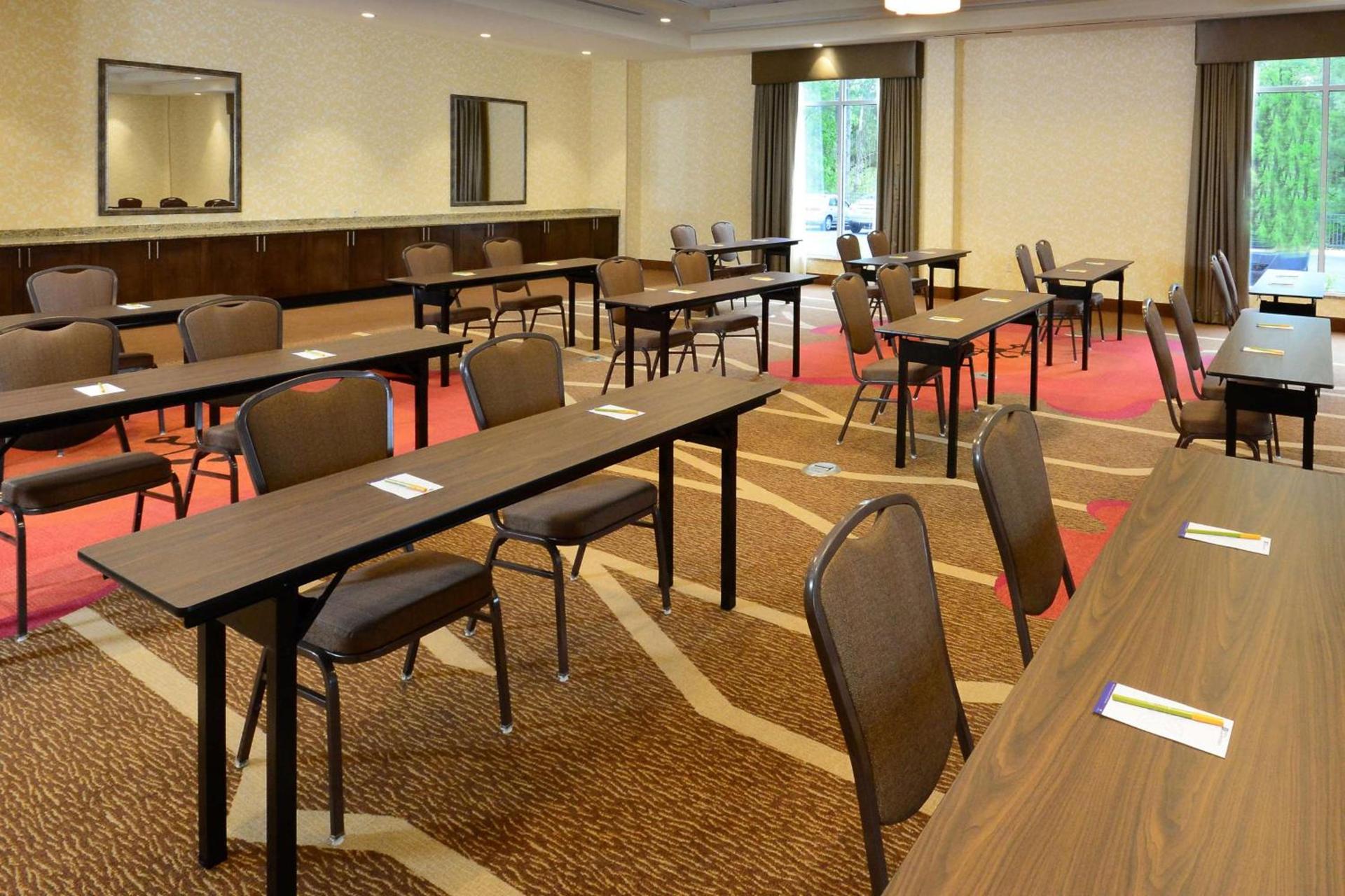 Hilton Garden Inn Greensboro Airport - Newly Renovated! photo 52
