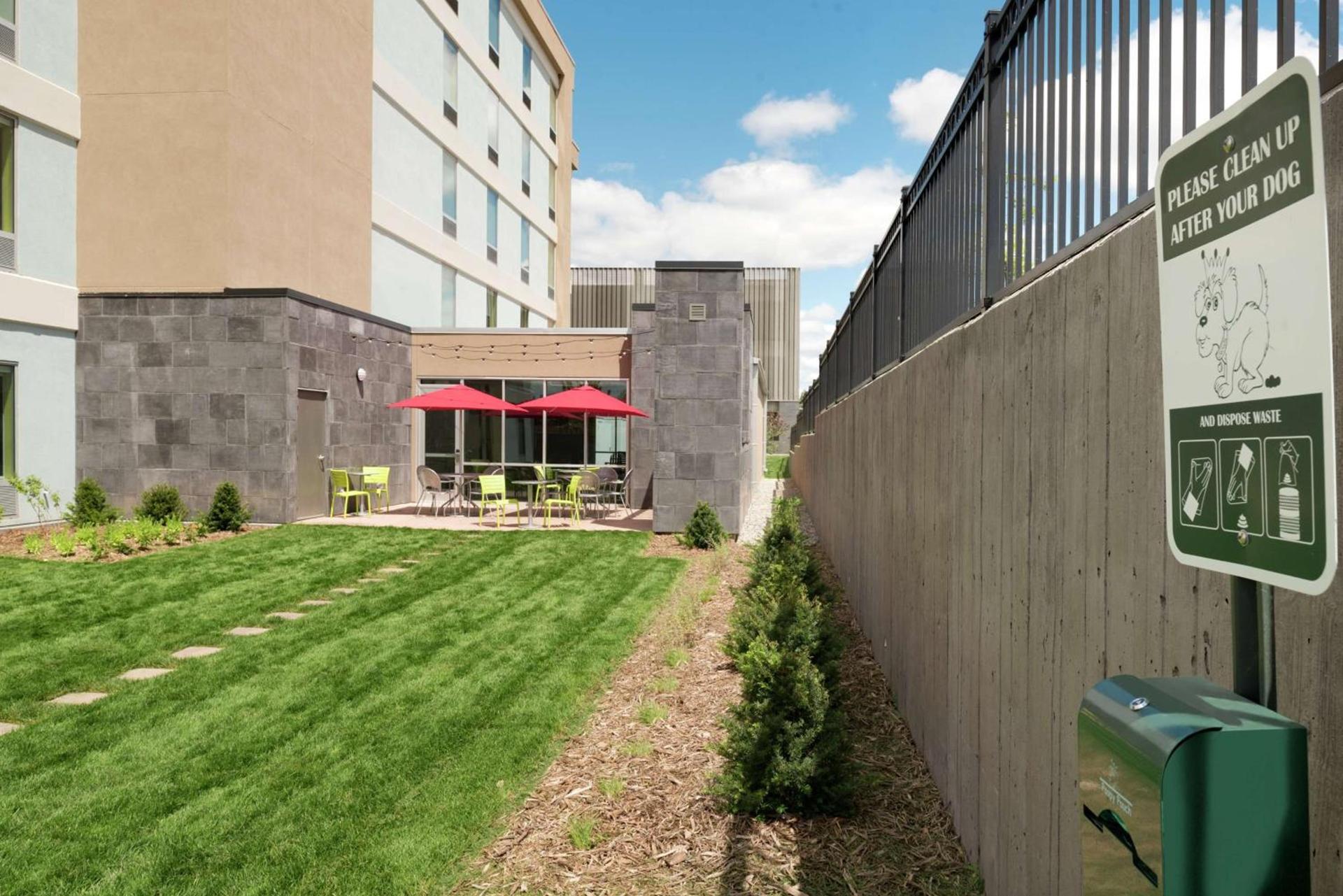 Home2 Suites by Hilton Roseville Minneapolis photo 6