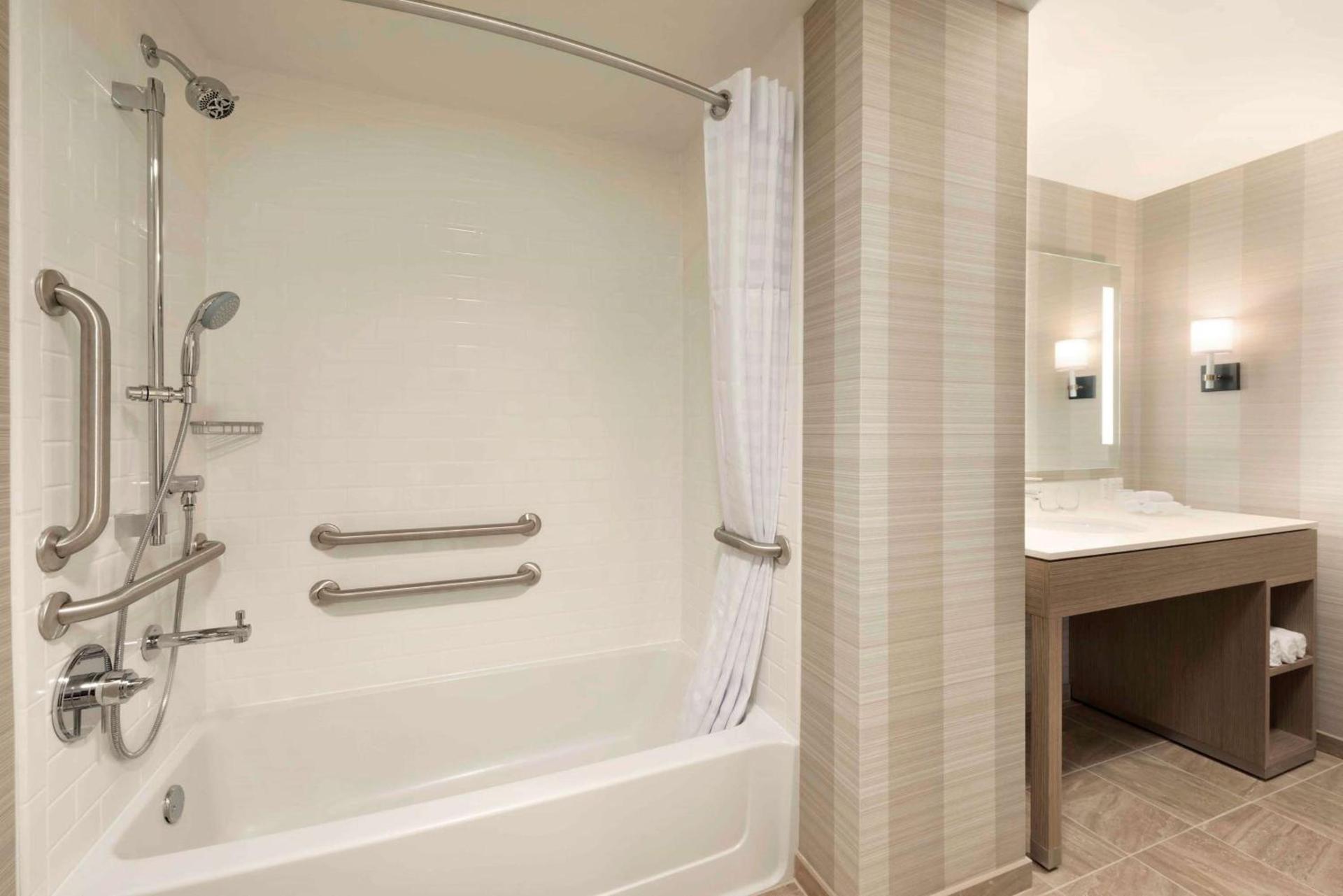 Homewood Suites by Hilton Chicago West Loop Fulton Mkt Area photo 19