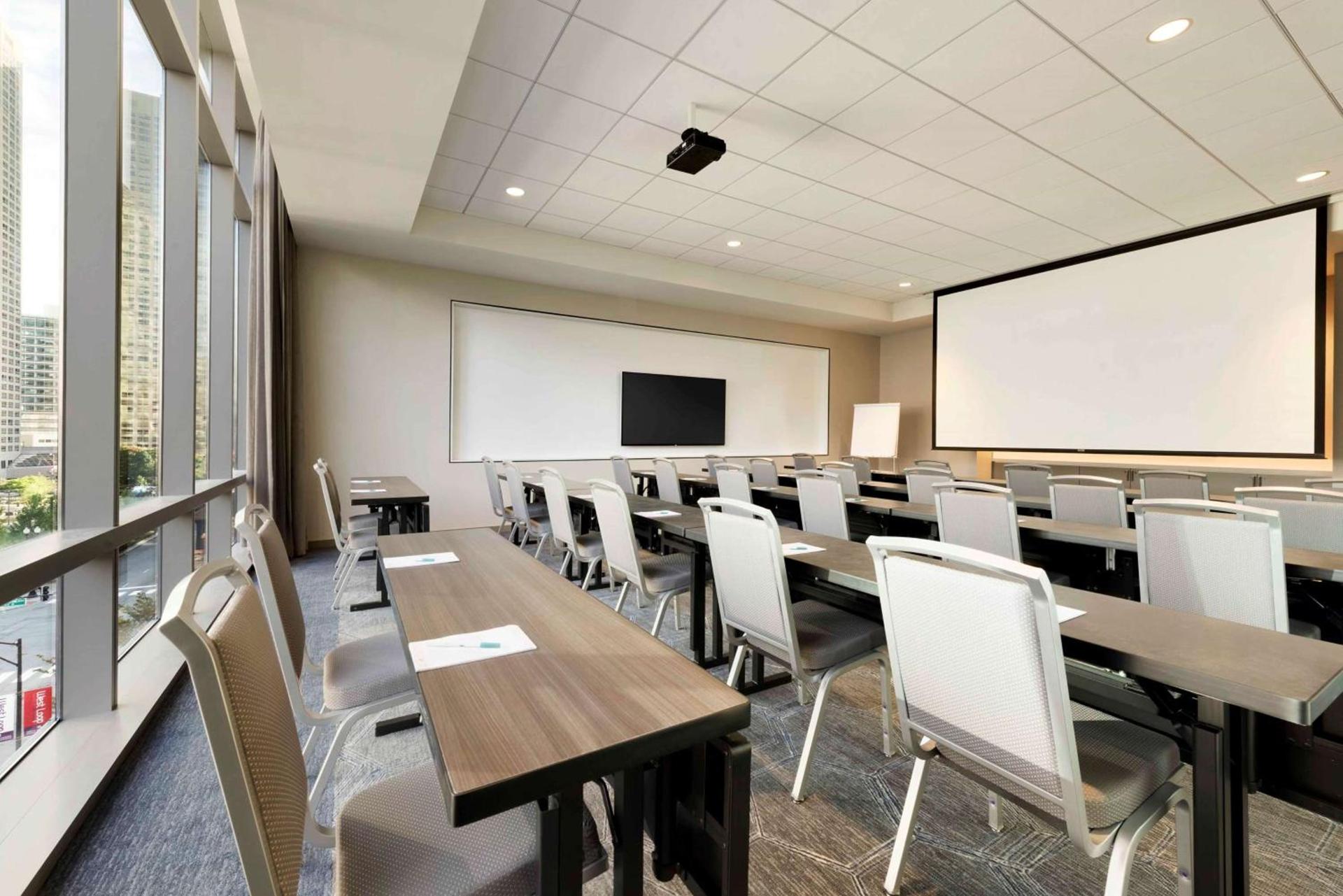 Homewood Suites by Hilton Chicago West Loop Fulton Mkt Area photo 29