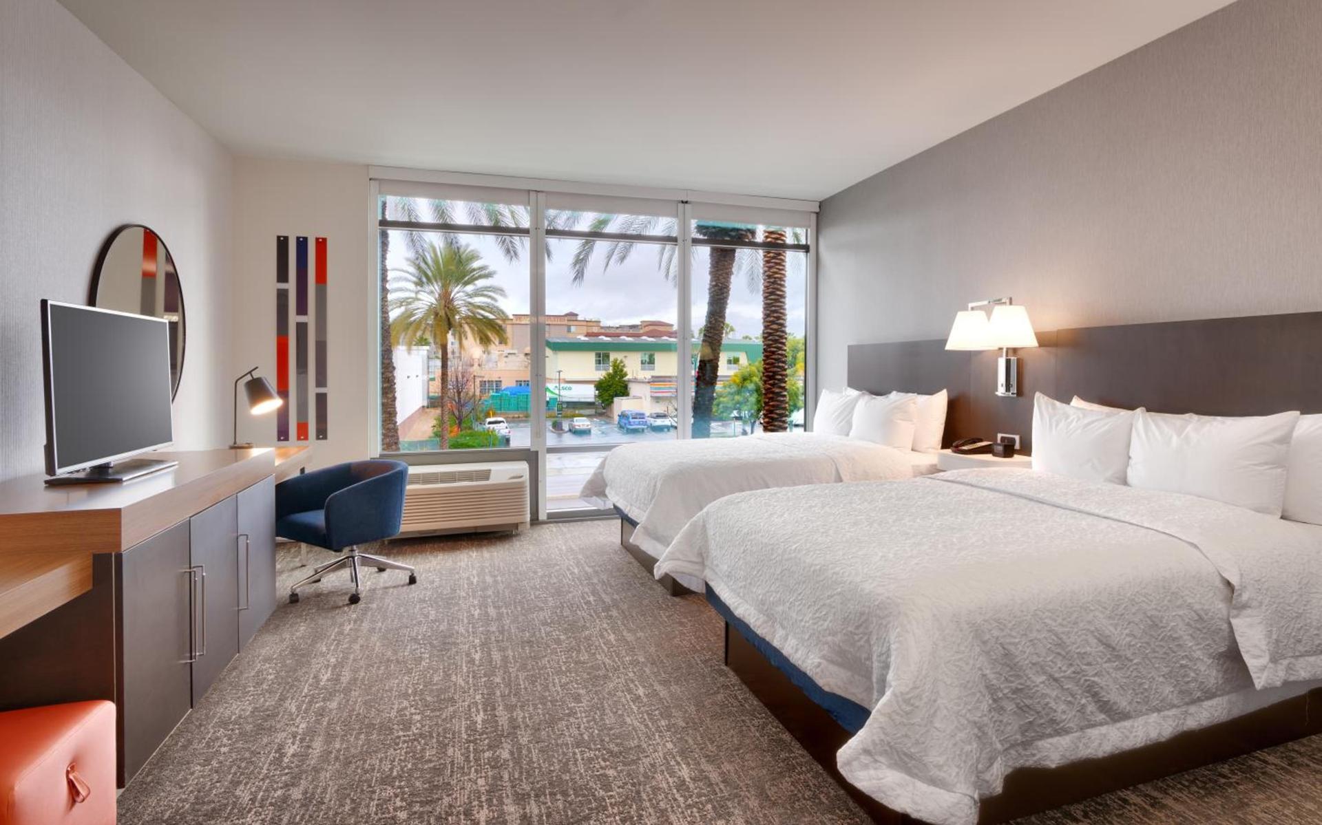 Hampton Inn & Suites Anaheim Resort Convention Center photo 18