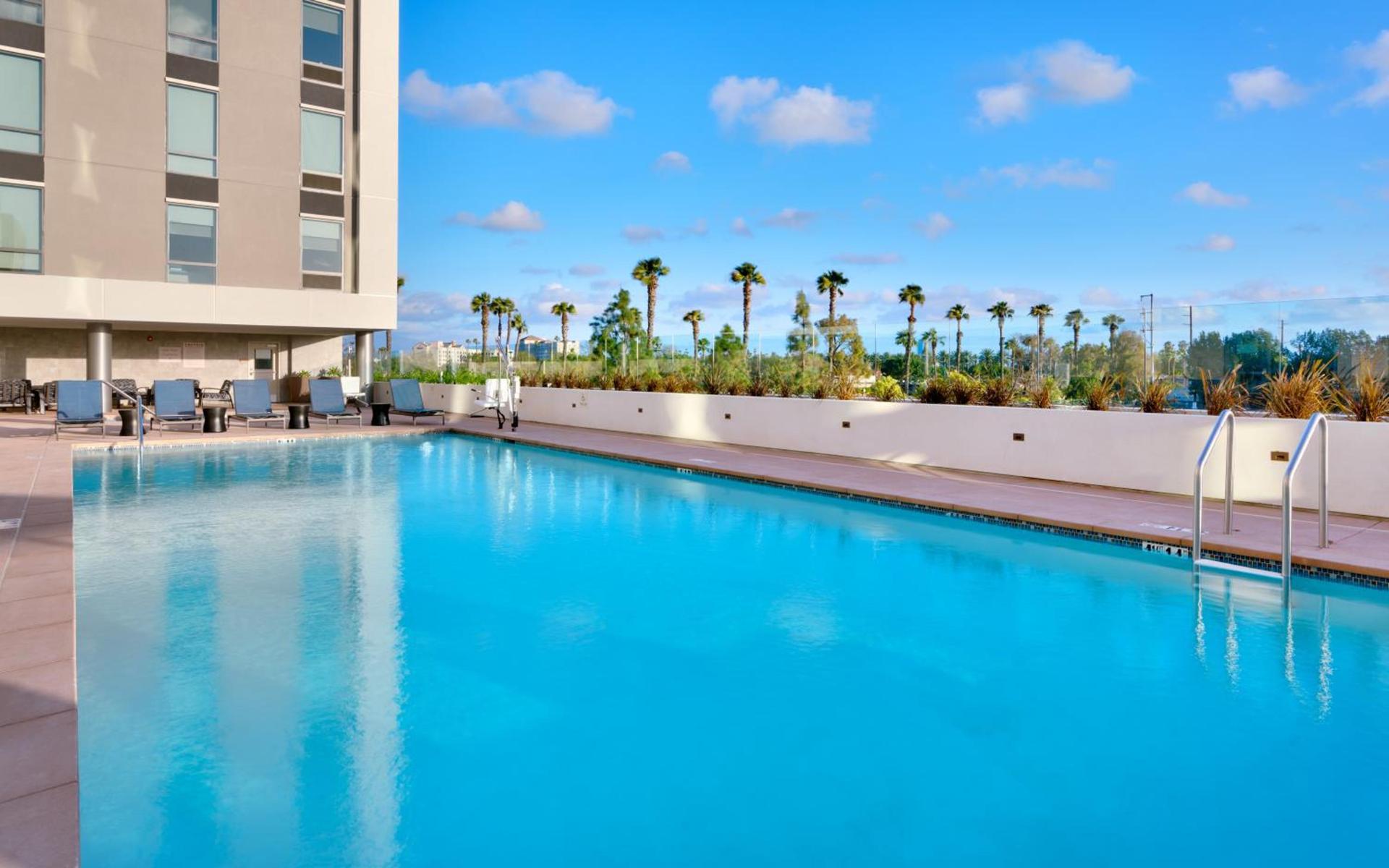 Hampton Inn & Suites Anaheim Resort Convention Center photo 26