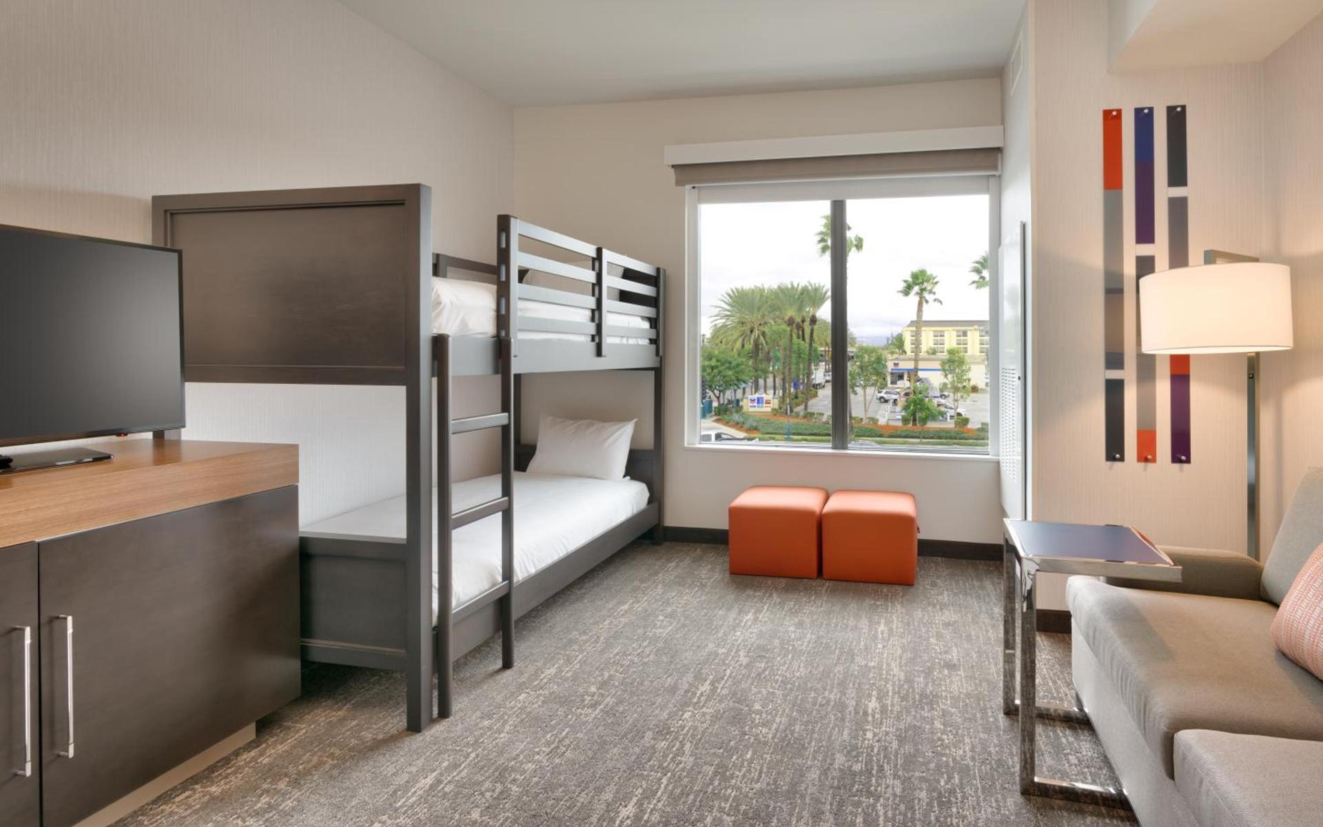 Hampton Inn & Suites Anaheim Resort Convention Center photo 47