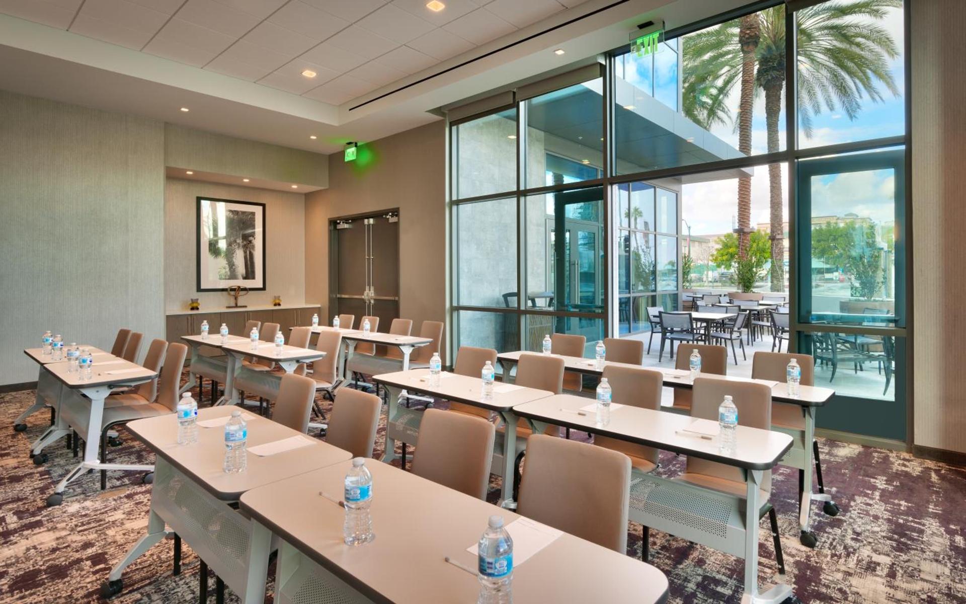 Hampton Inn & Suites Anaheim Resort Convention Center photo 57