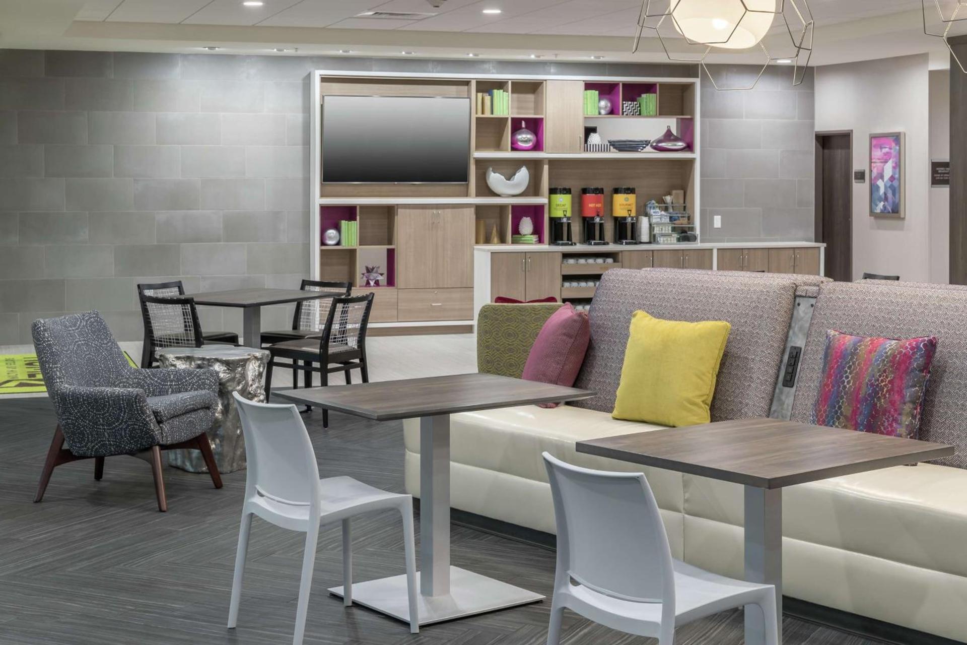 Home2 Suites By Hilton Orlando Airport photo 7