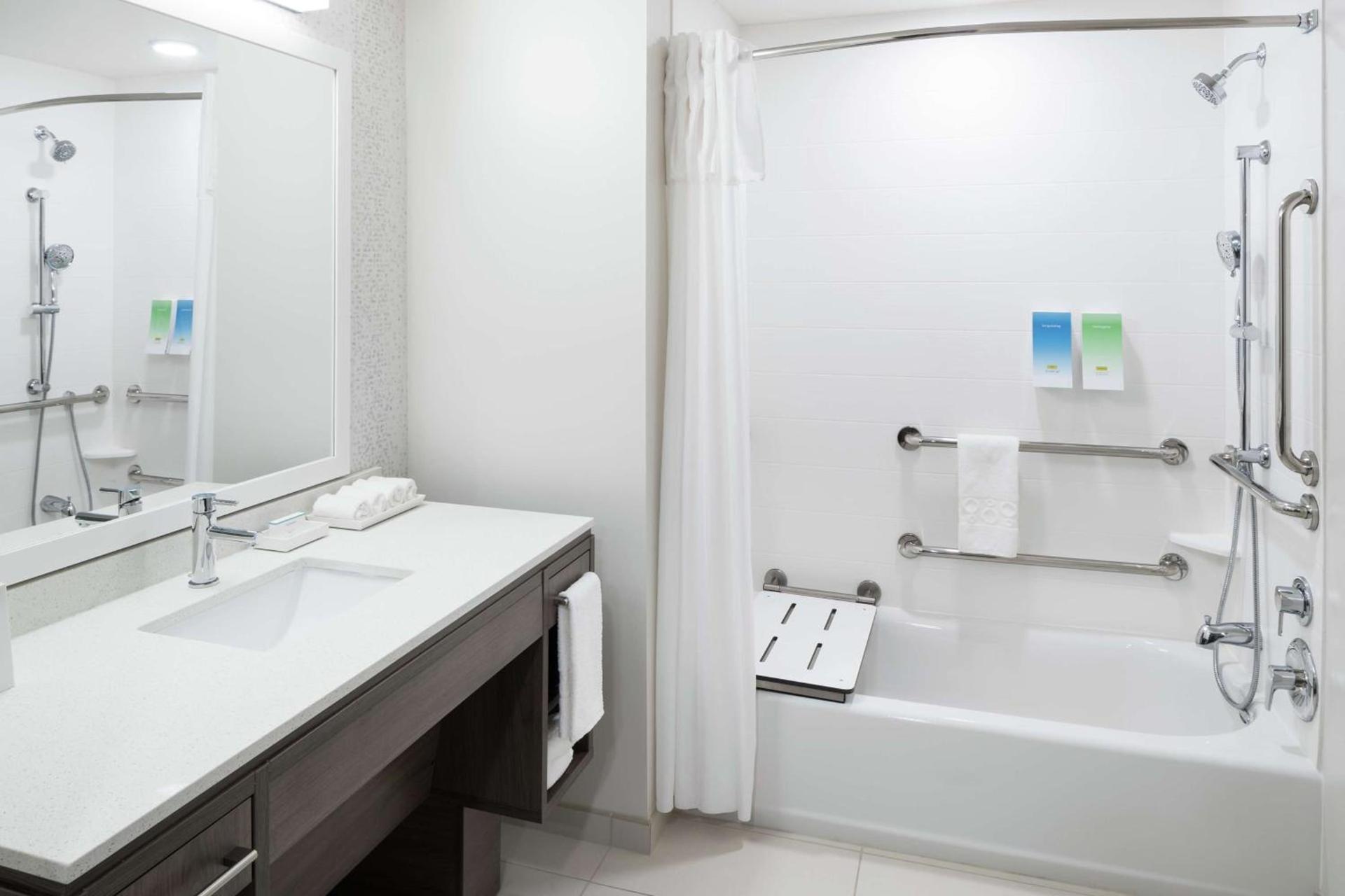 Home2 Suites By Hilton Orlando Airport photo 16