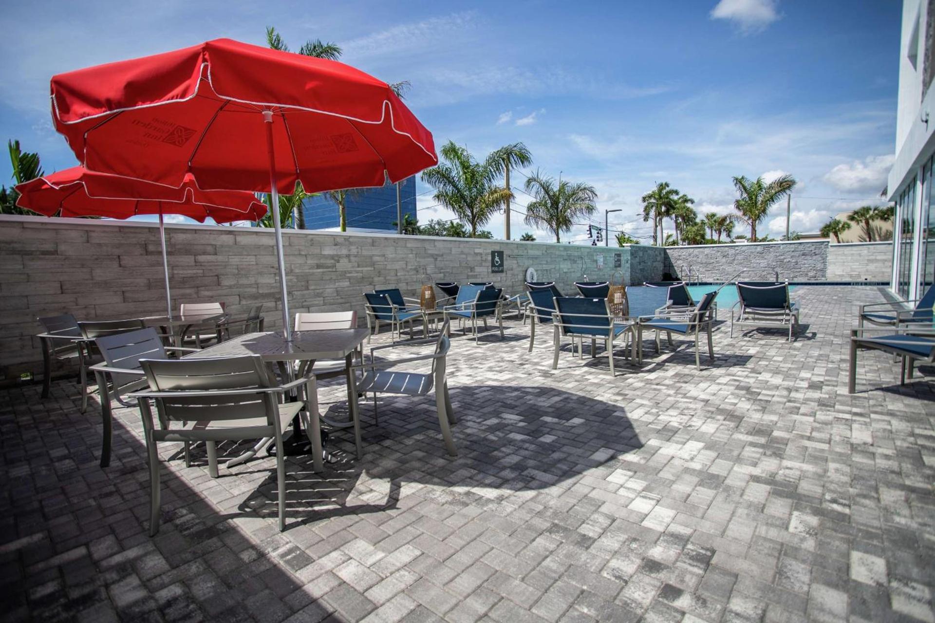 Hilton Garden Inn West Palm Beach I95 Outlets photo 3