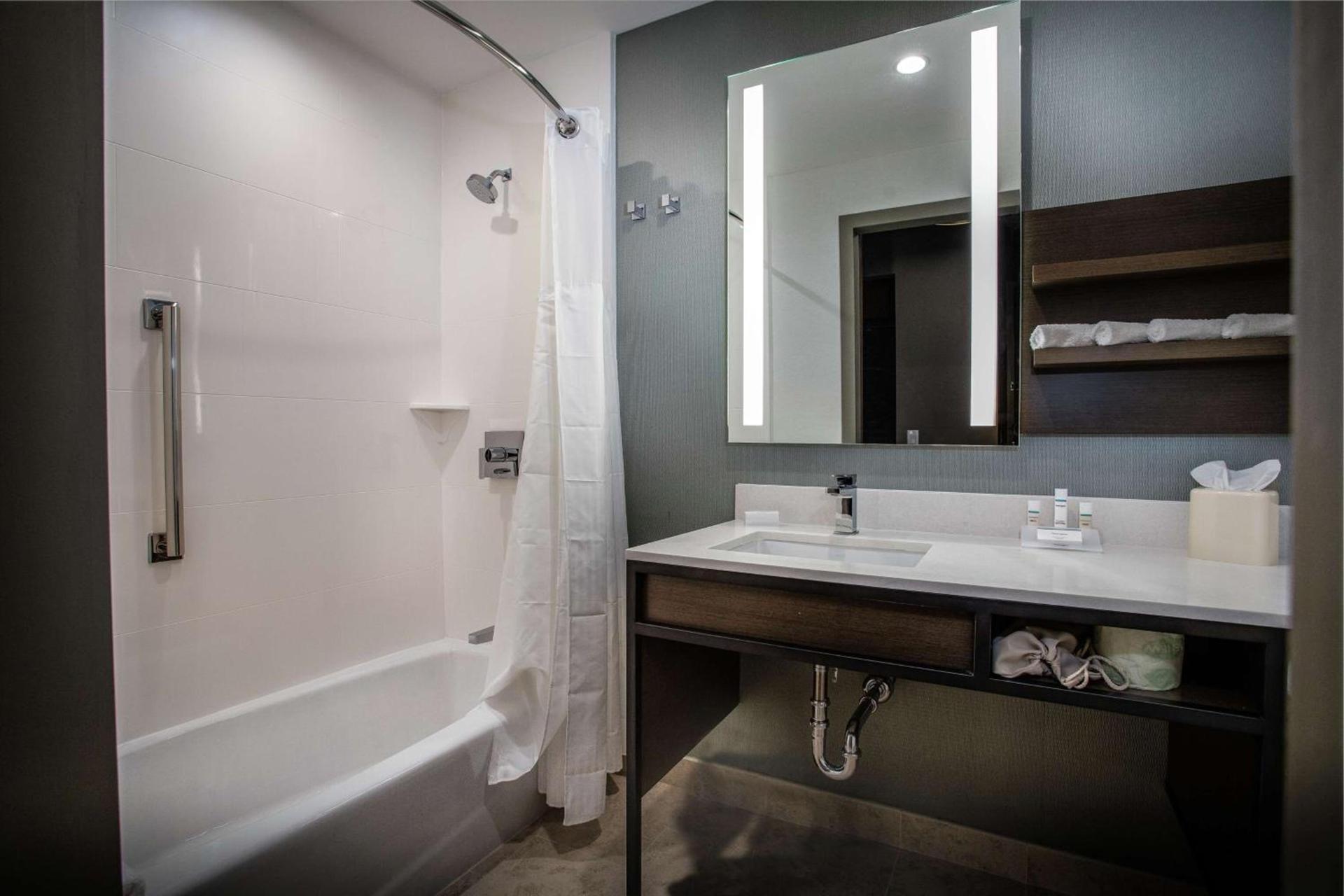 Hilton Garden Inn West Palm Beach I95 Outlets photo 19