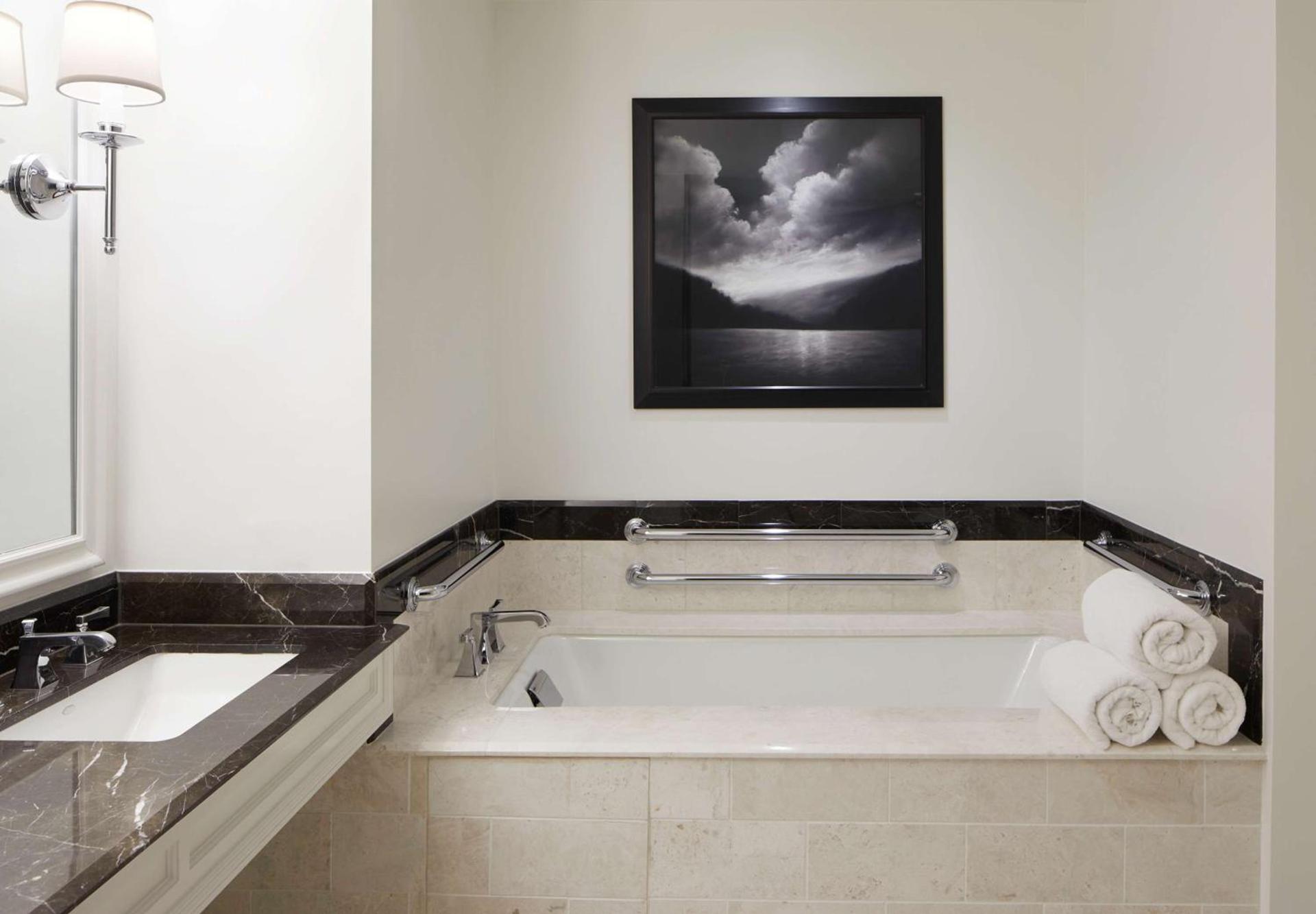 Waldorf Astoria Atlanta Buckhead photo 26