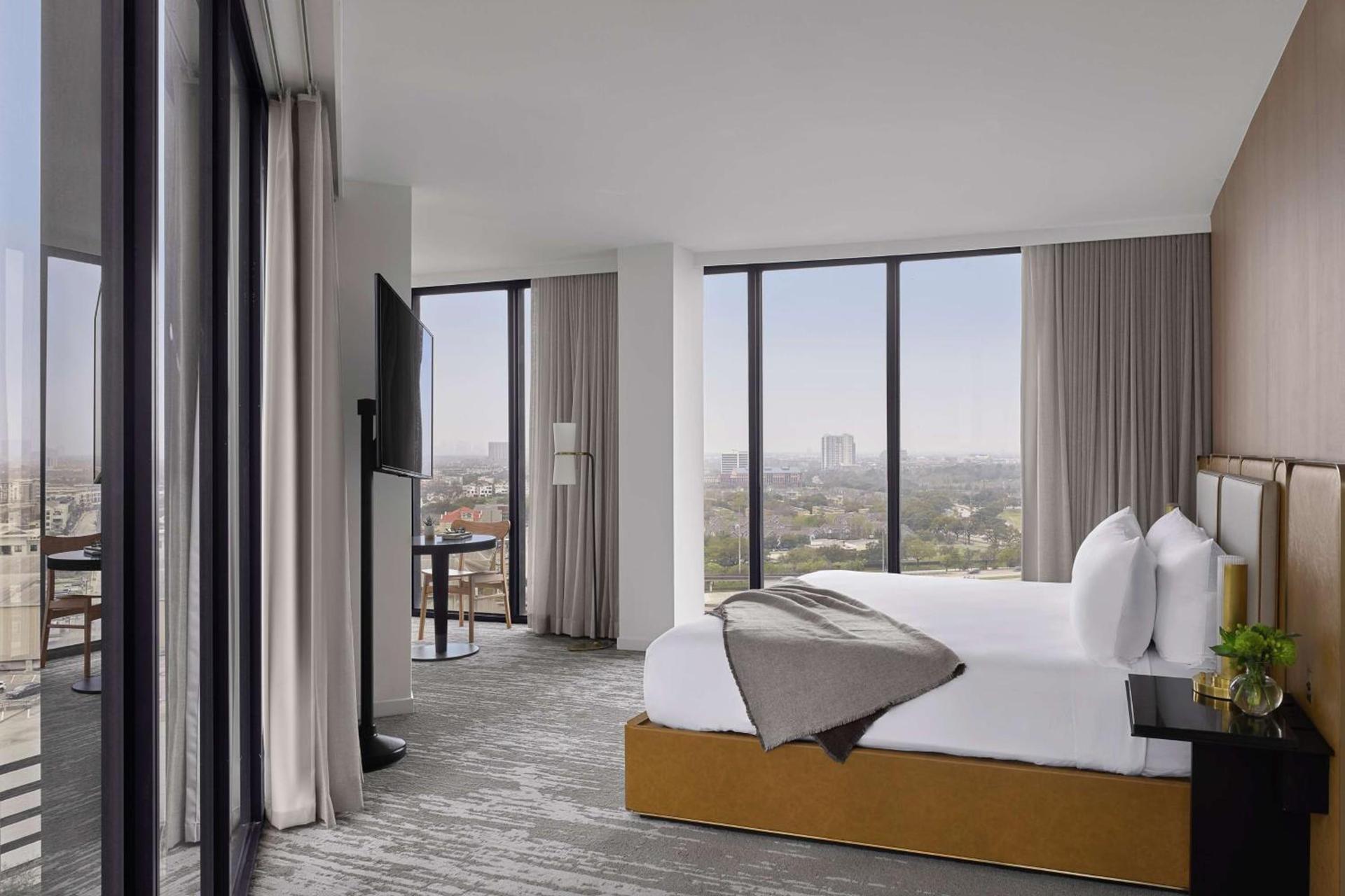 C. Baldwin, Curio Collection by Hilton photo 17