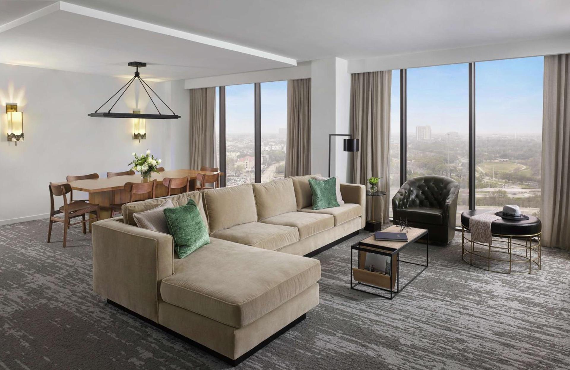 C. Baldwin, Curio Collection by Hilton photo 28