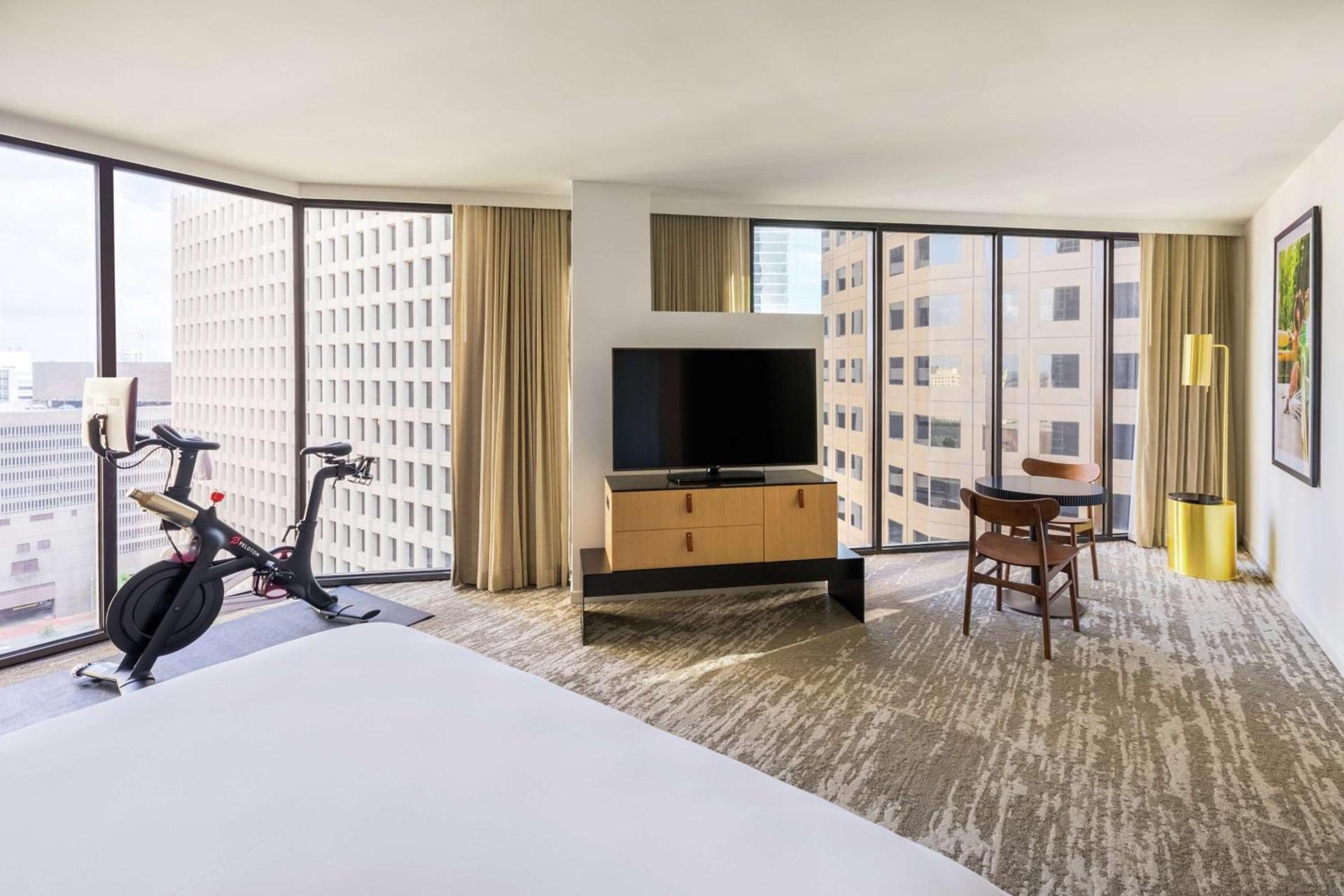 C. Baldwin, Curio Collection by Hilton photo 37