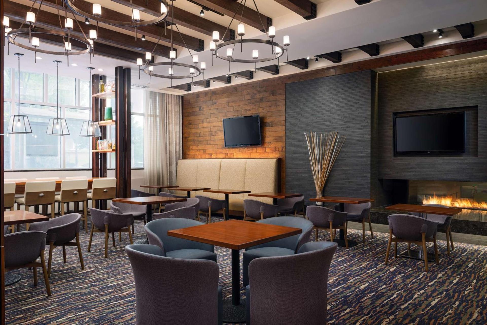 Hampton Inn & Suites Atlanta-Midtown, Ga photo 14
