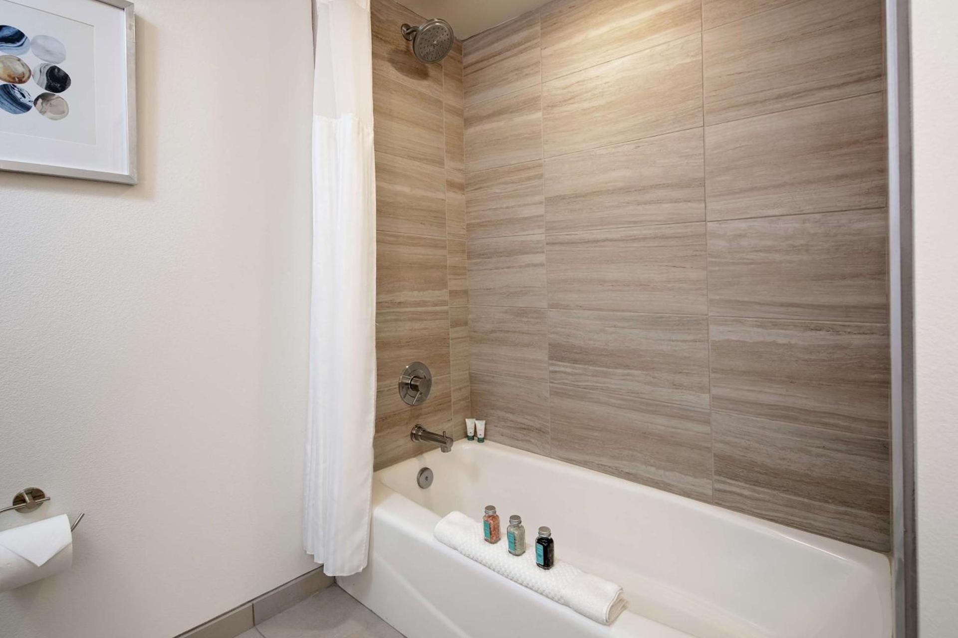 The Cassara Carlsbad, Tapestry Collection By Hilton photo 61