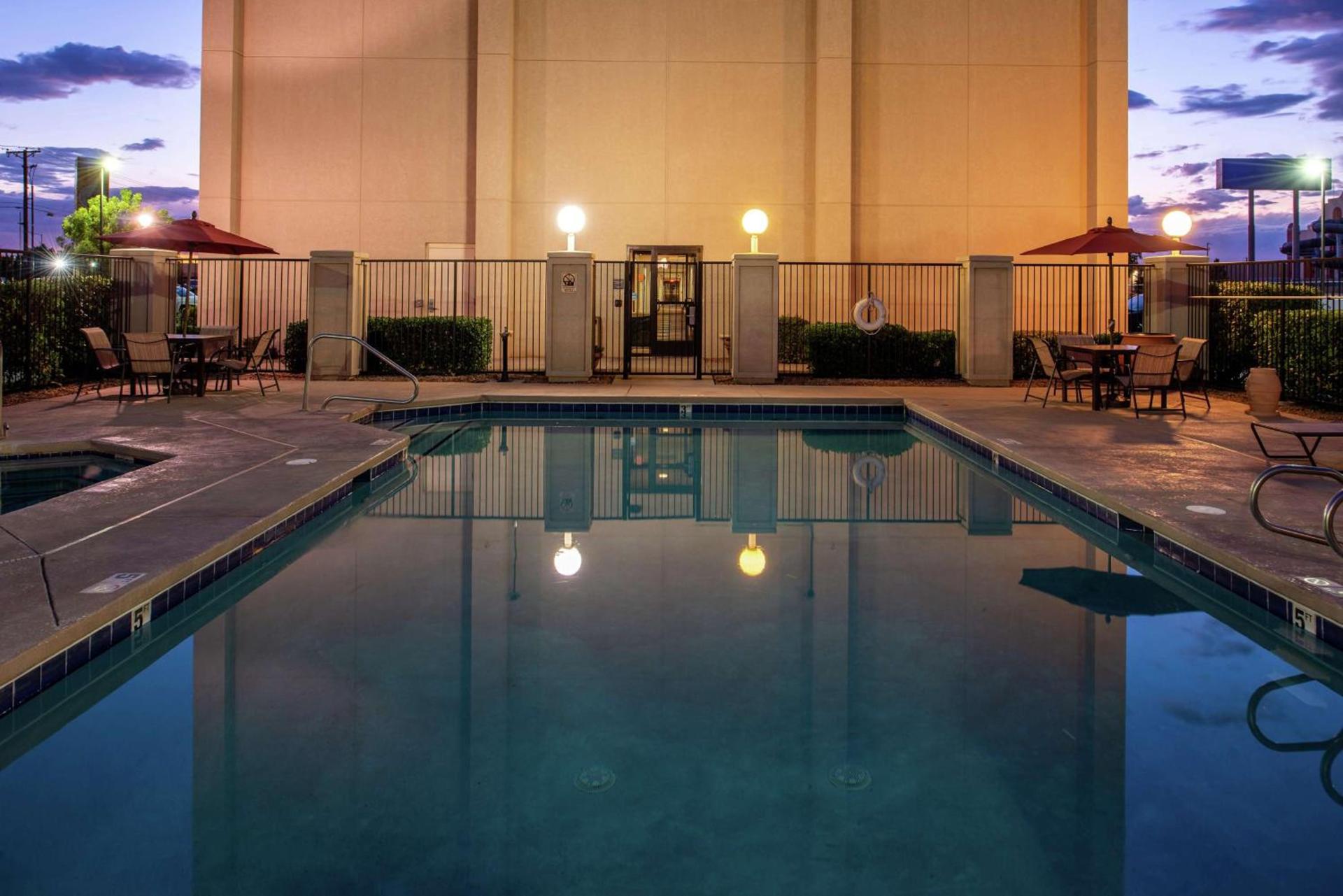 Hampton Inn Albuquerque - University/Midtown photo 60