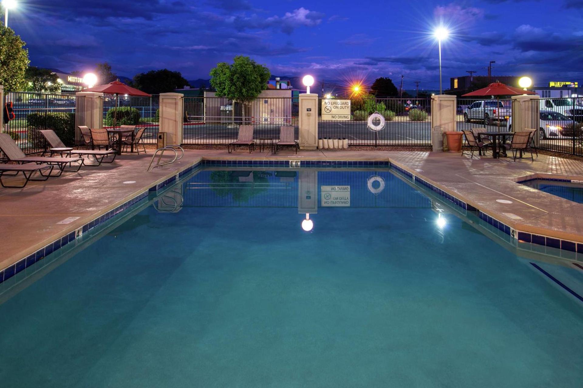 Hampton Inn Albuquerque - University/Midtown photo 11
