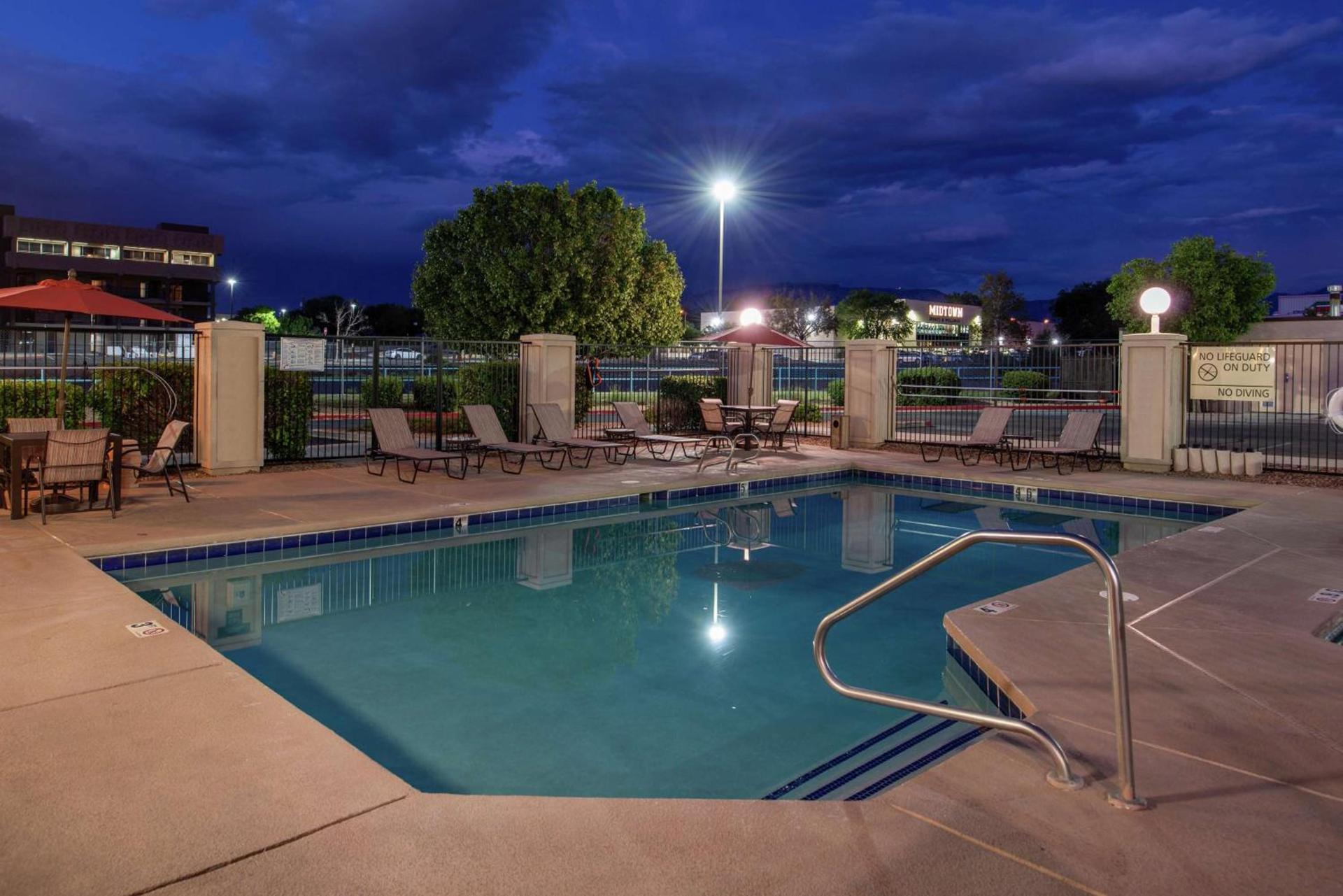 Hampton Inn Albuquerque - University/Midtown photo 13