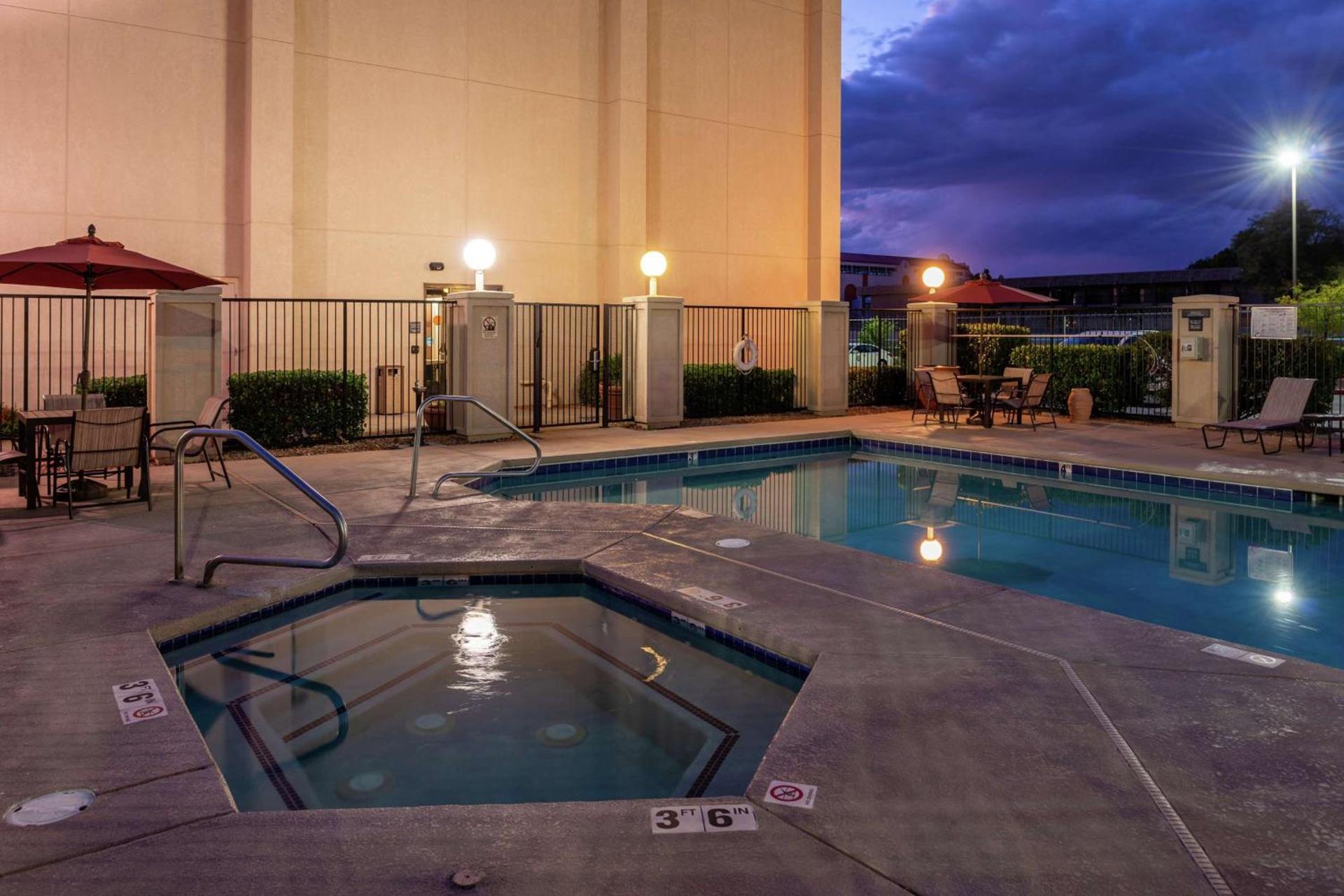 Hampton Inn Albuquerque - University/Midtown photo 15