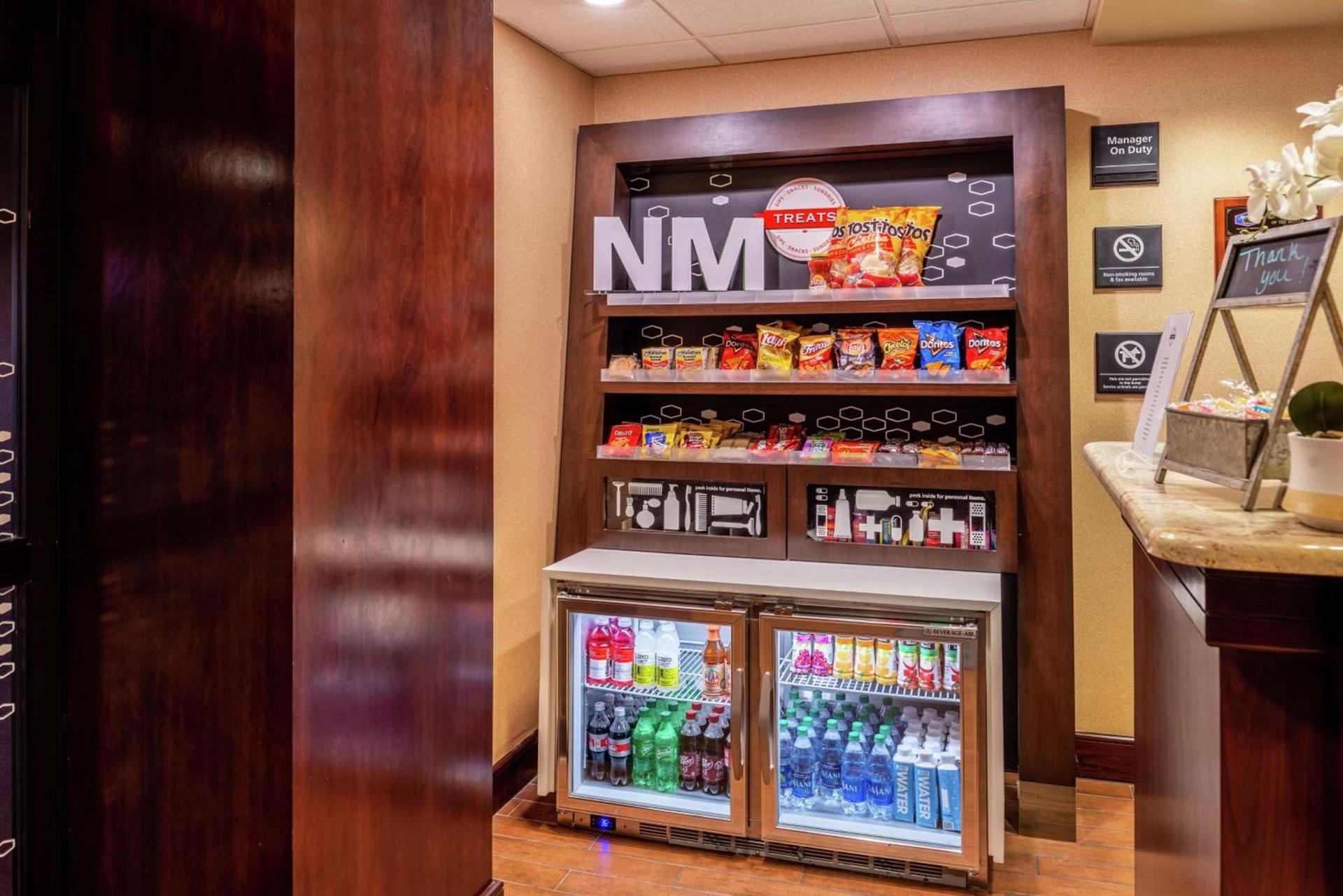 Hampton Inn Albuquerque - University/Midtown photo 17