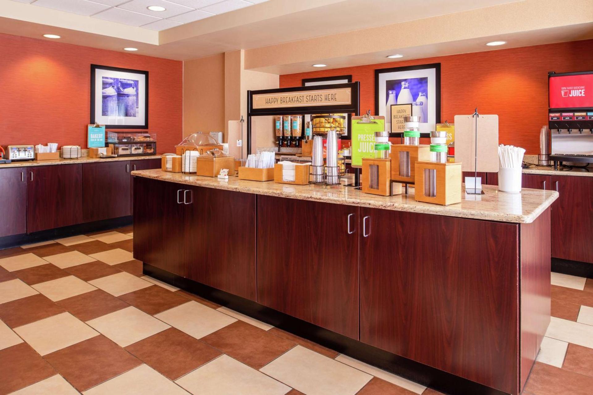 Hampton Inn Albuquerque - University/Midtown photo 21