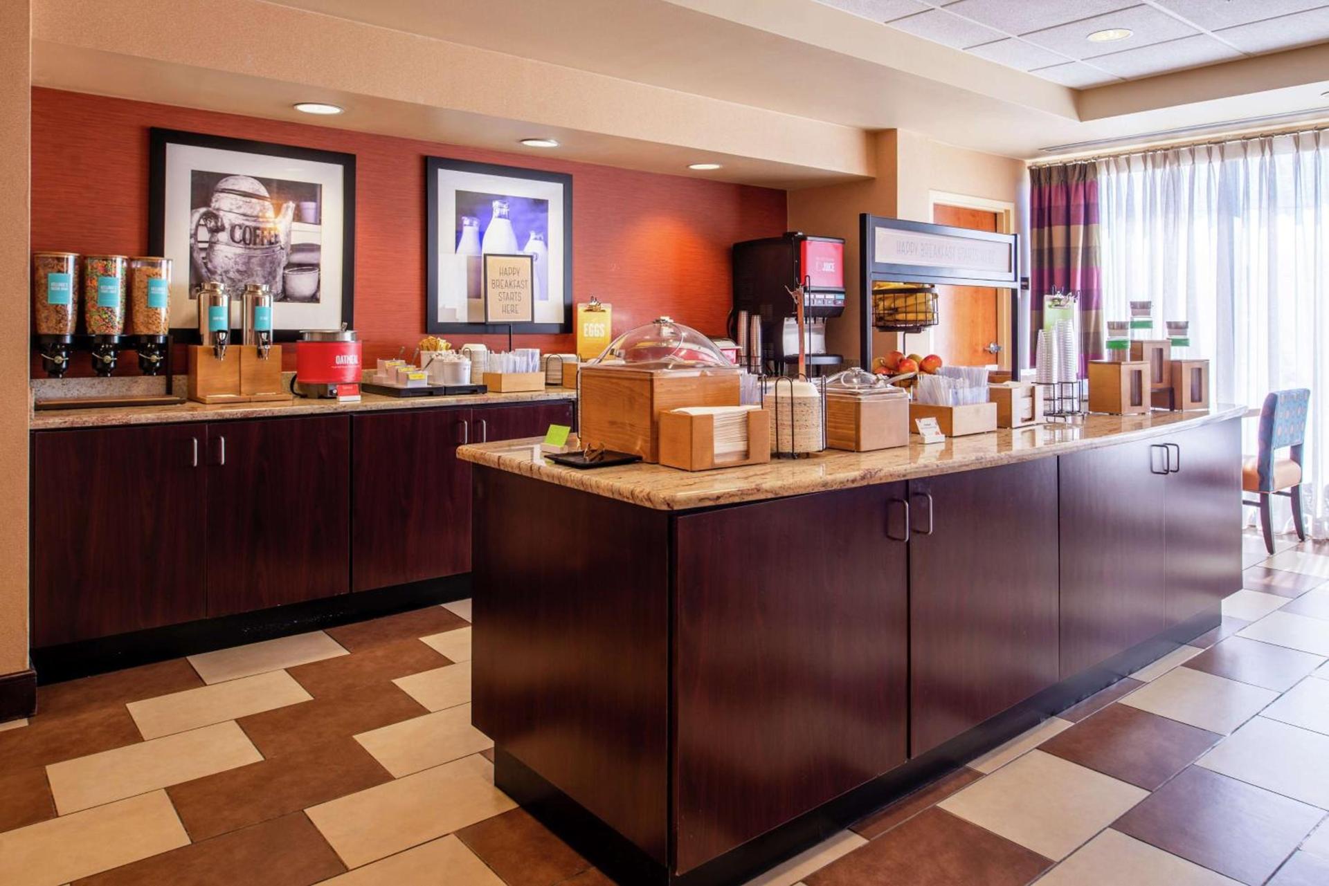 Hampton Inn Albuquerque - University/Midtown photo 22