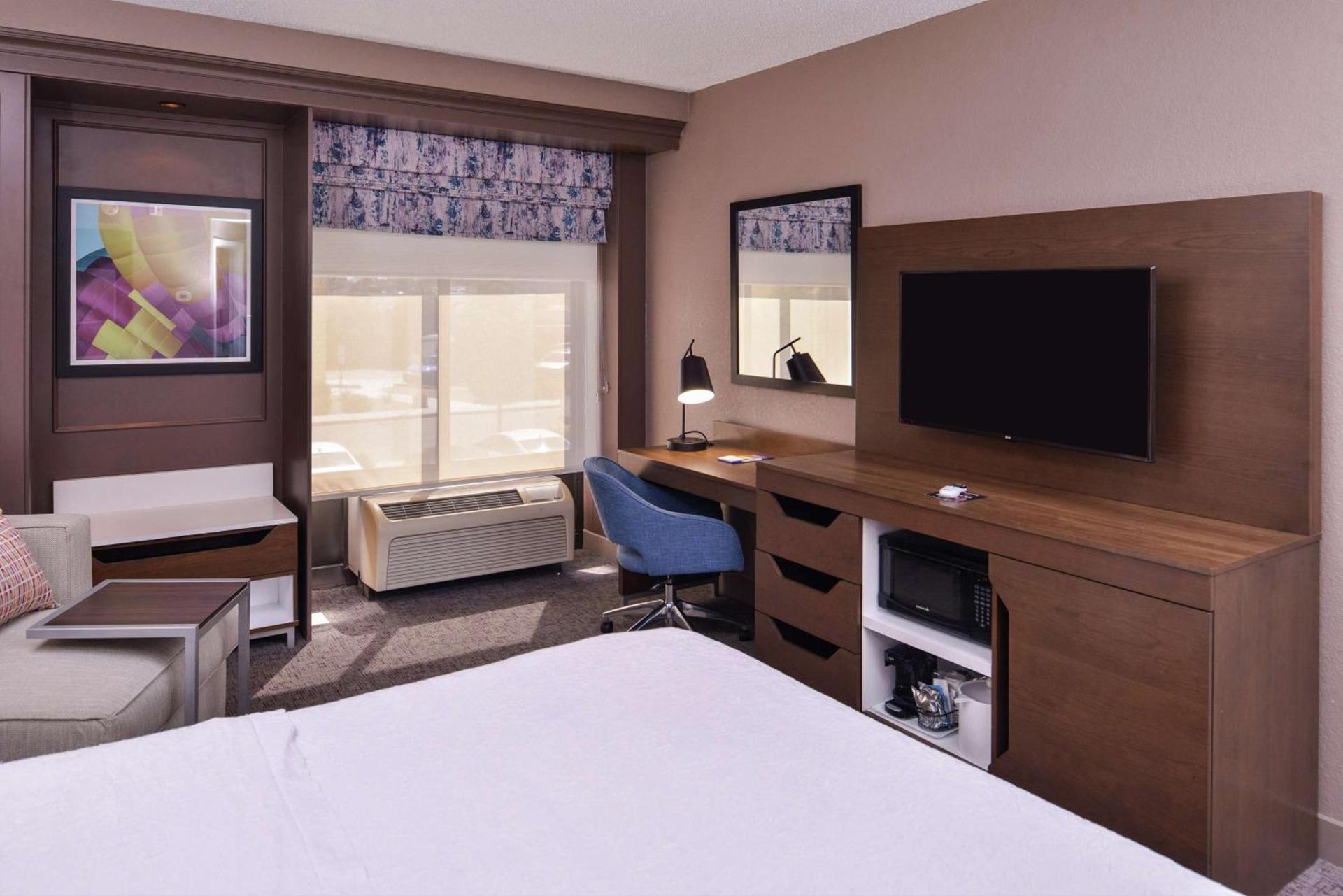 Hampton Inn Albuquerque - University/Midtown photo 37