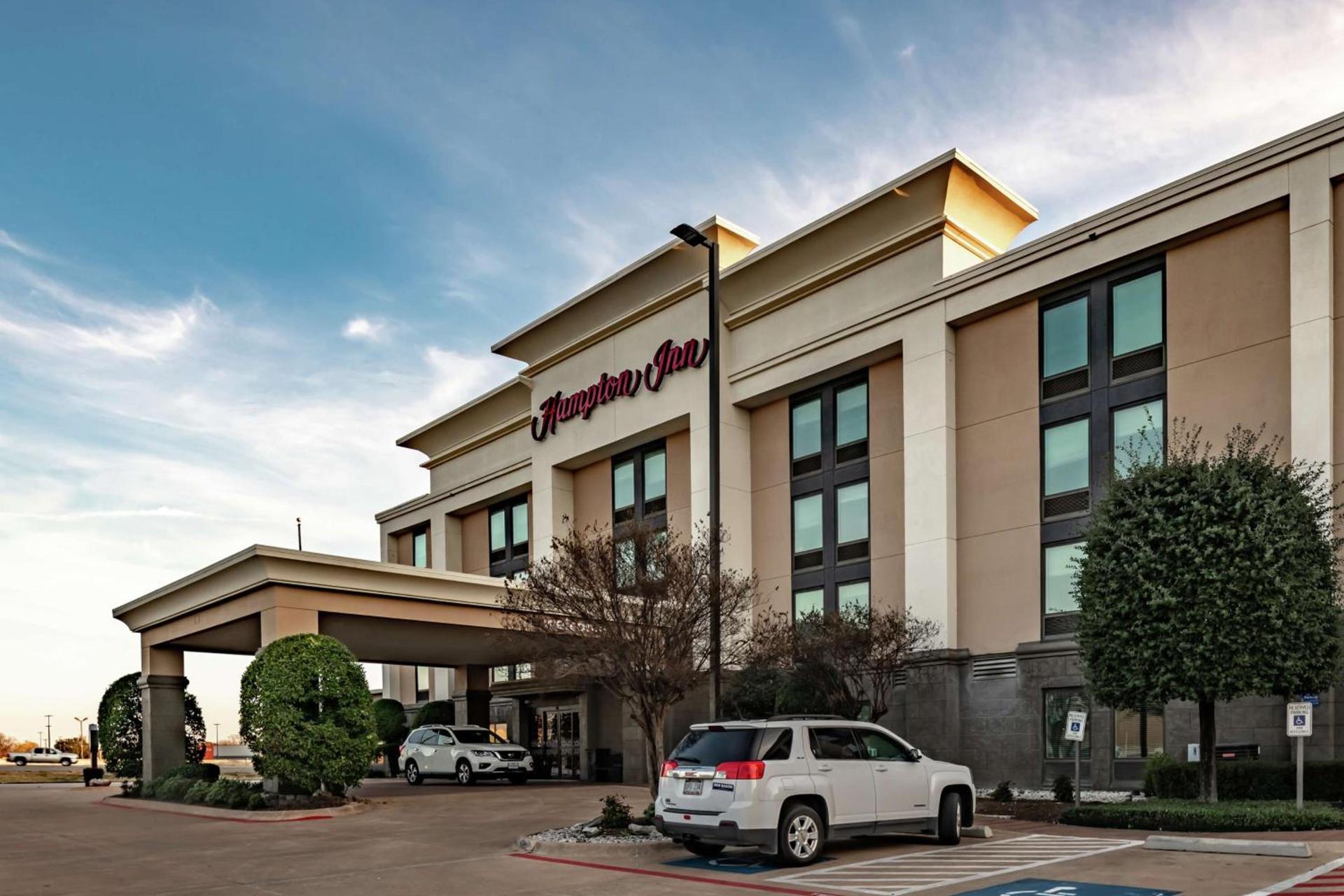 Hampton Inn Waco North photo 2