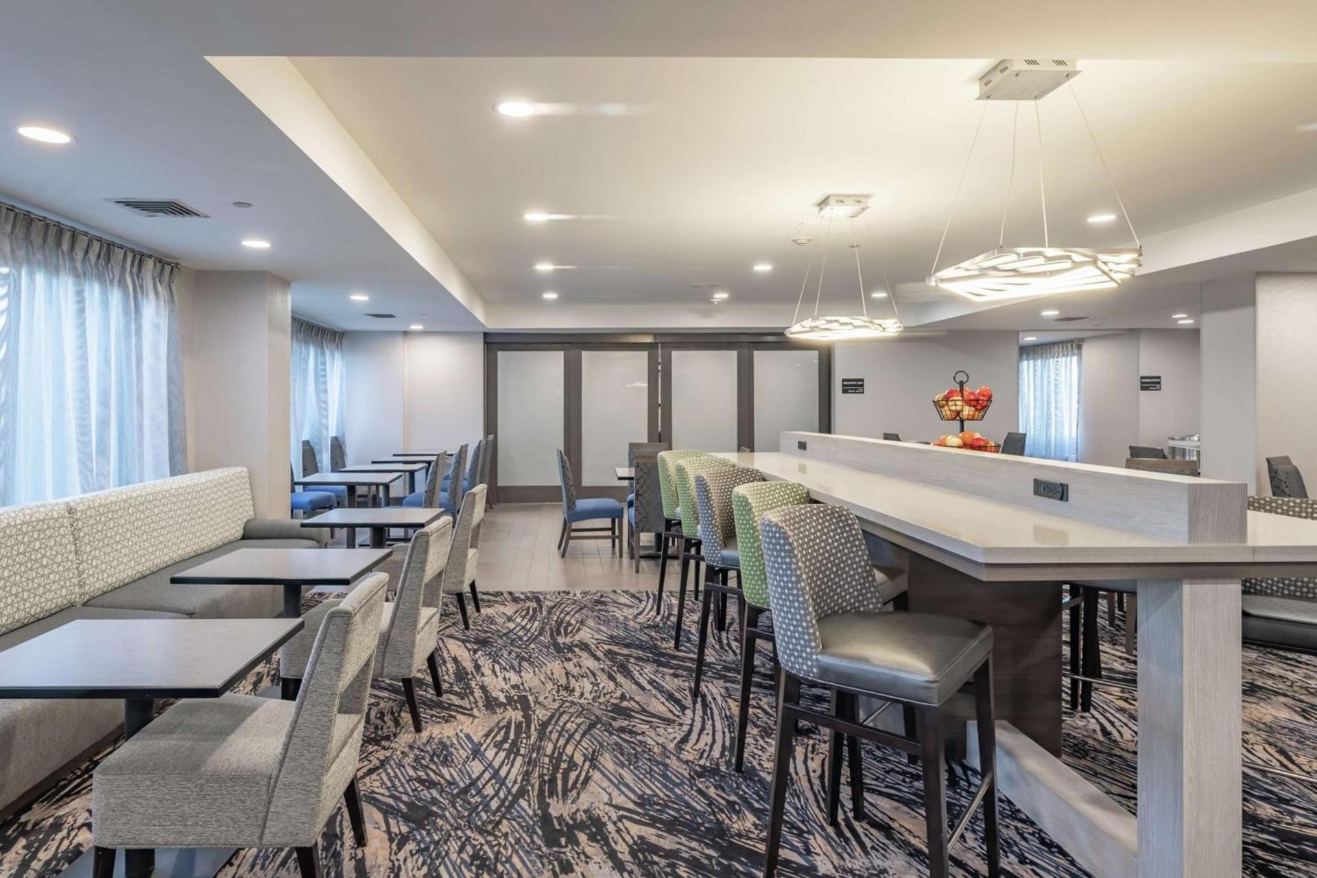 Hampton Inn Waco North photo 6