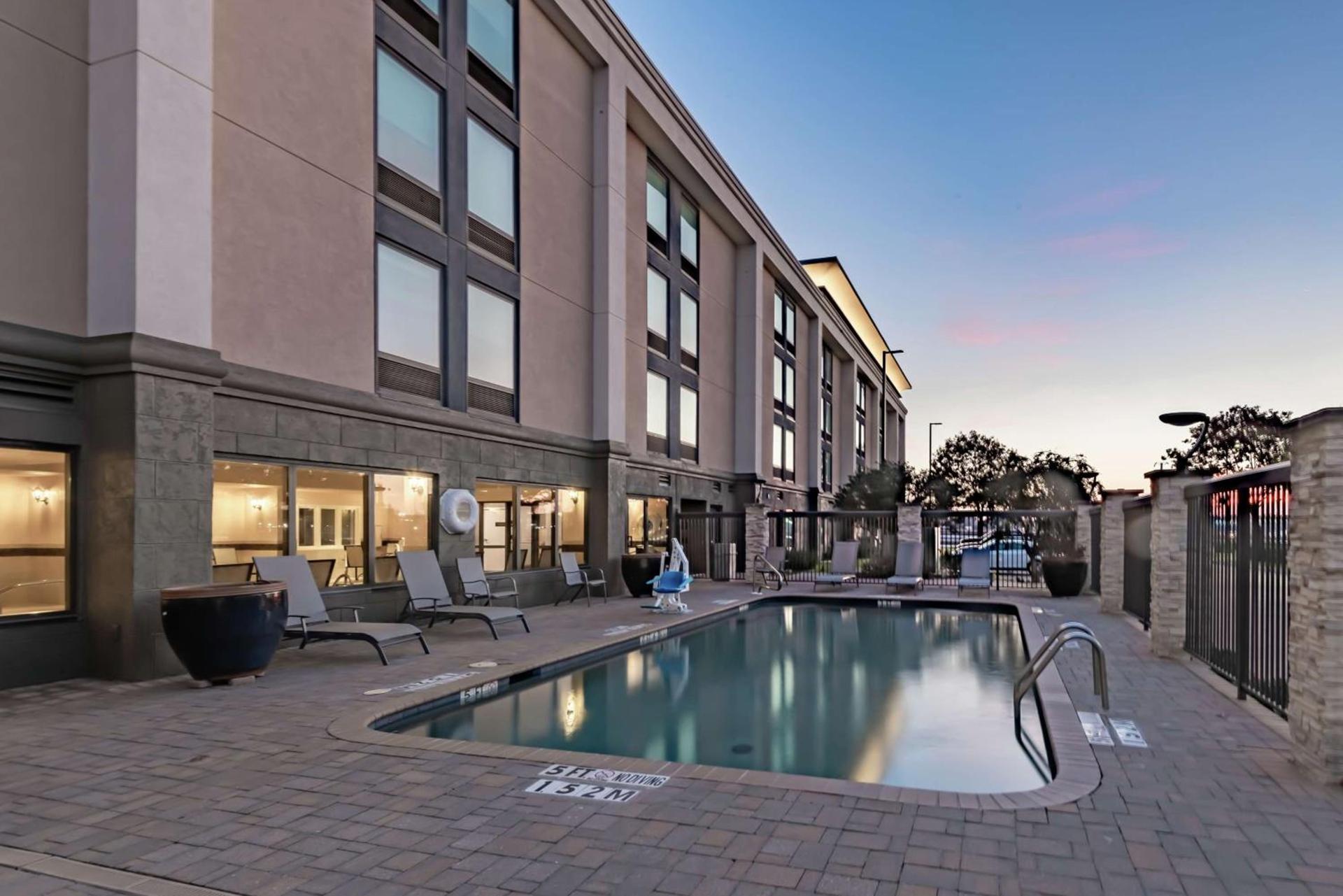 Hampton Inn Waco North photo 10
