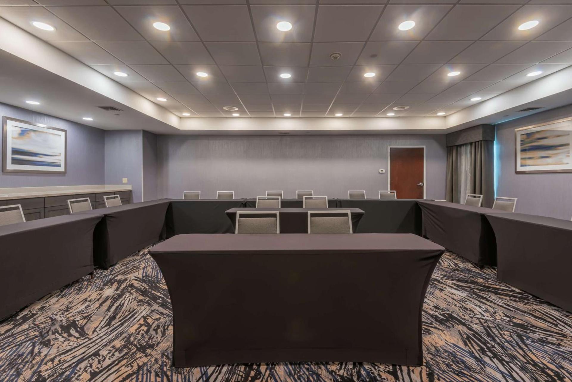 Hampton Inn Waco North photo 27