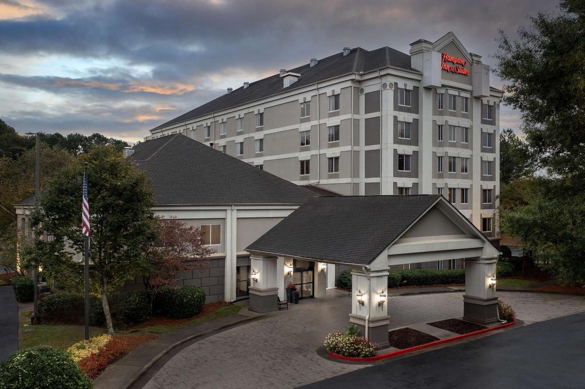 Hampton Inn & Suites Alpharetta-Windward photo 2