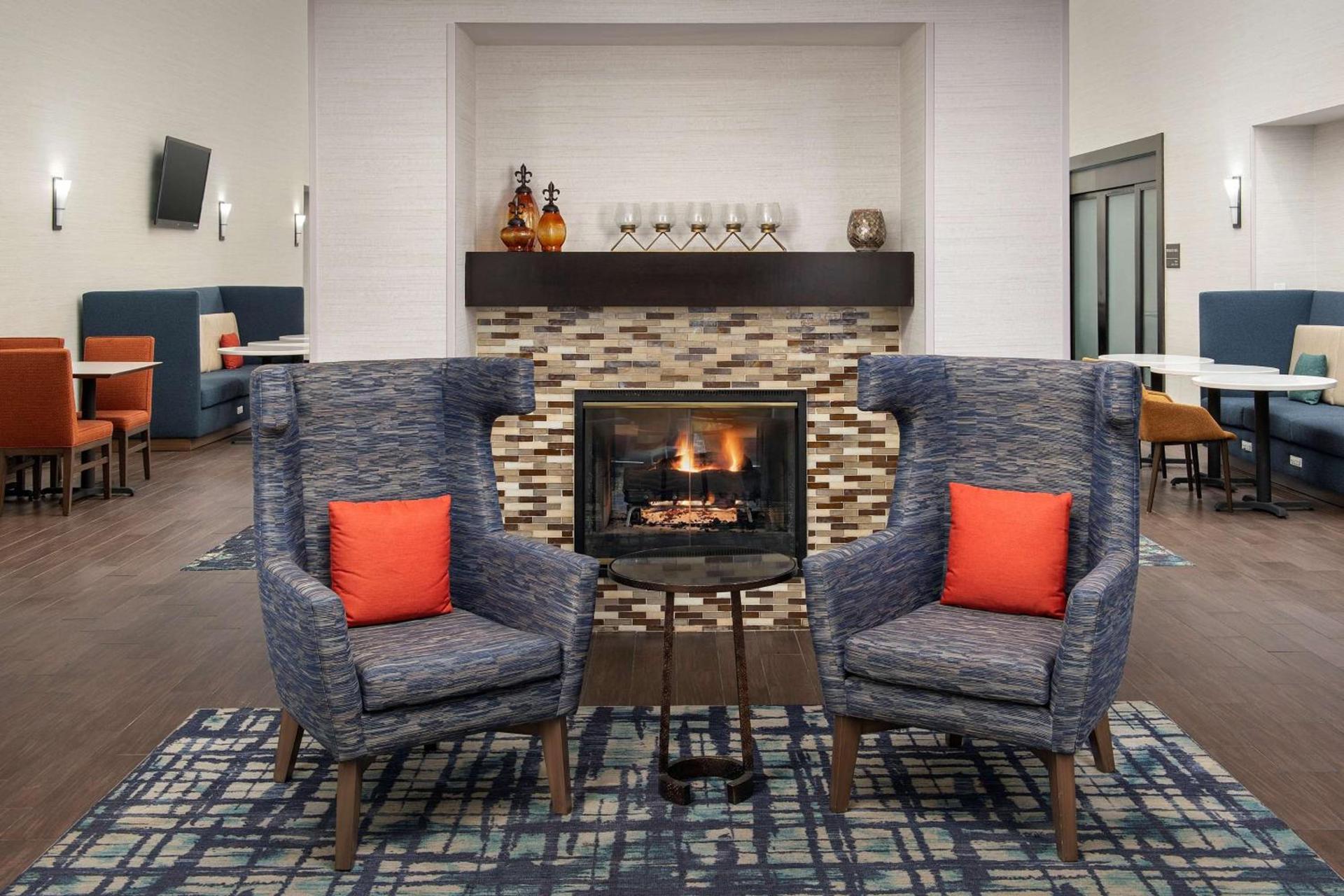 Hampton Inn & Suites Alpharetta-Windward photo 4