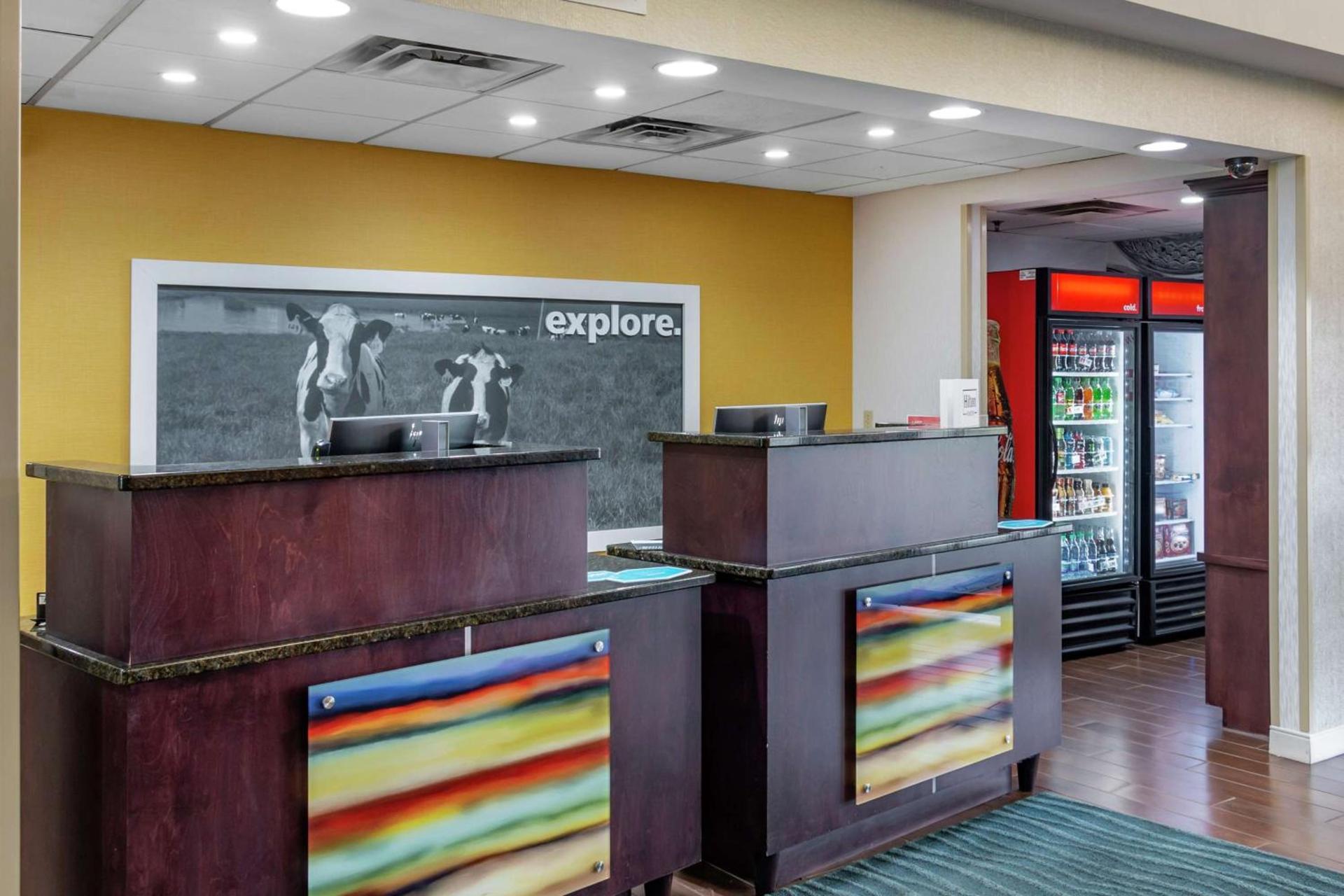 Hampton Inn Adel photo 2