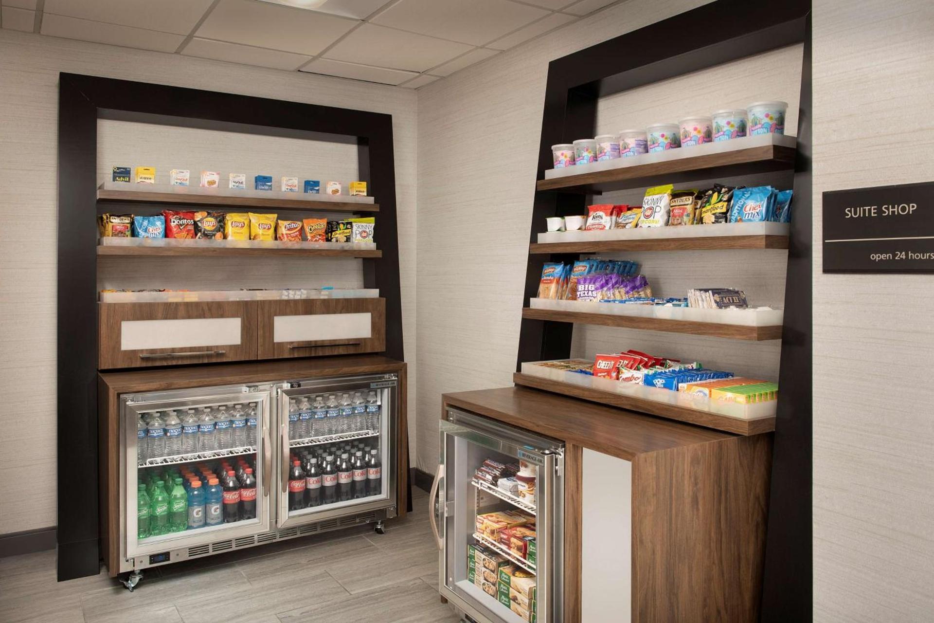 Hampton Inn & Suites Alpharetta-Windward photo 10