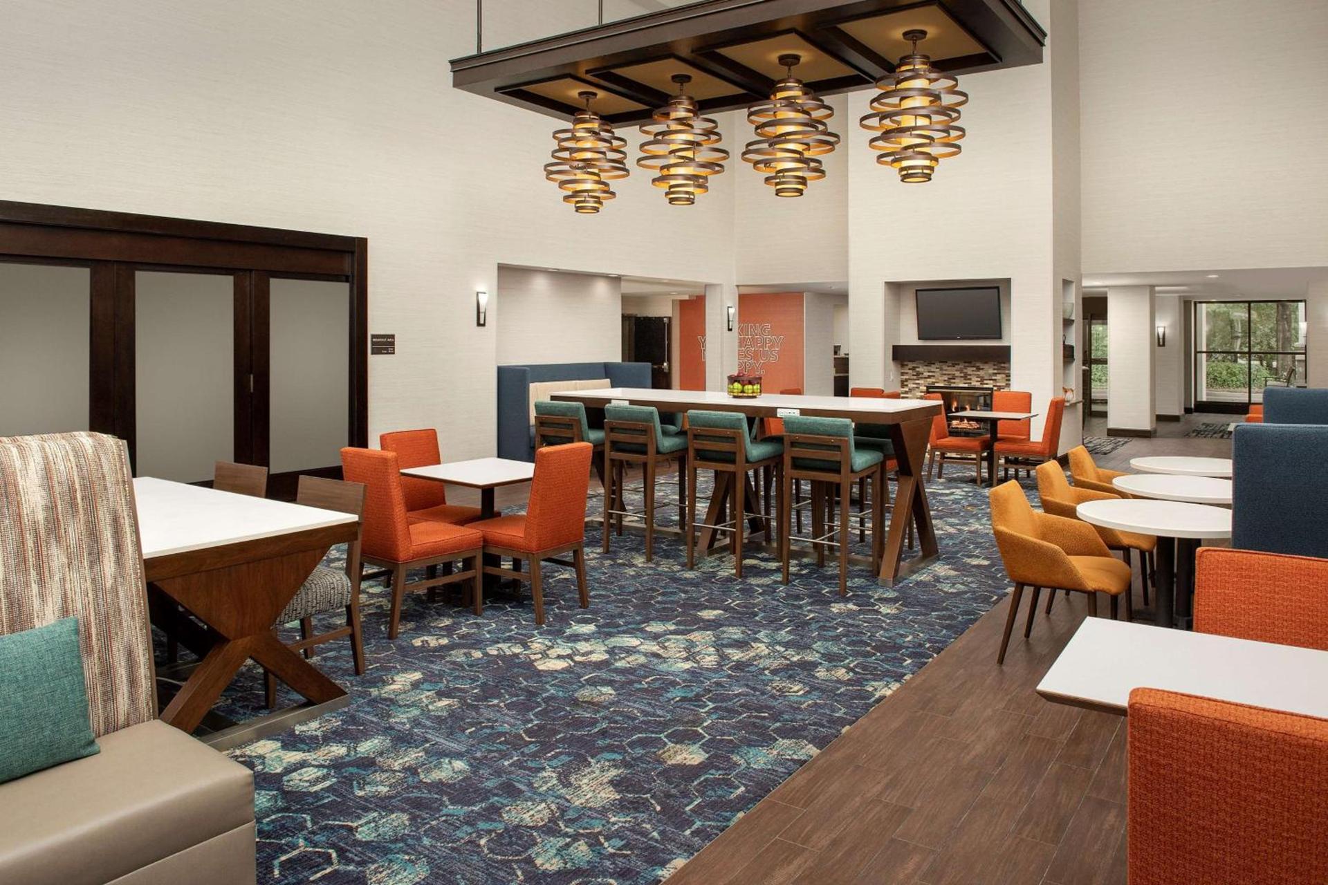 Hampton Inn & Suites Alpharetta-Windward photo 11