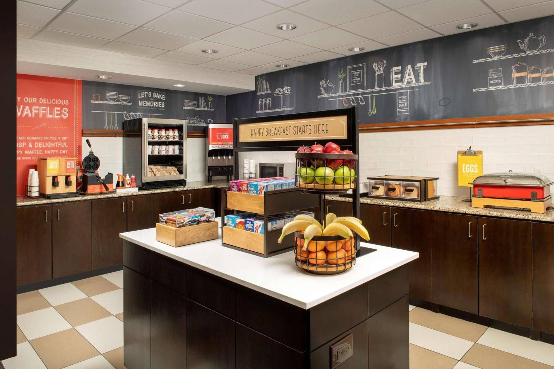 Hampton Inn & Suites Alpharetta-Windward photo 12