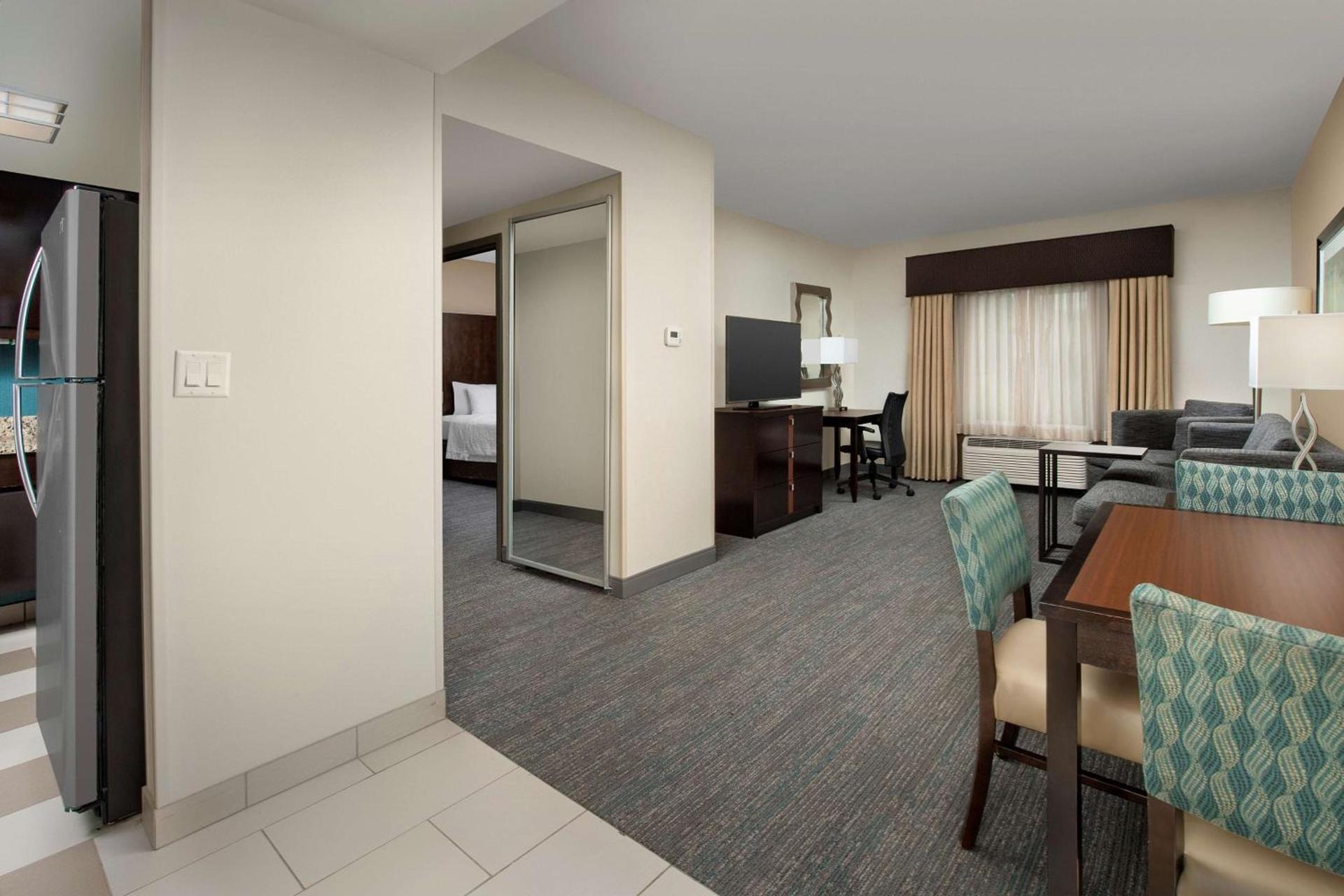 Hampton Inn & Suites Alpharetta-Windward photo 18