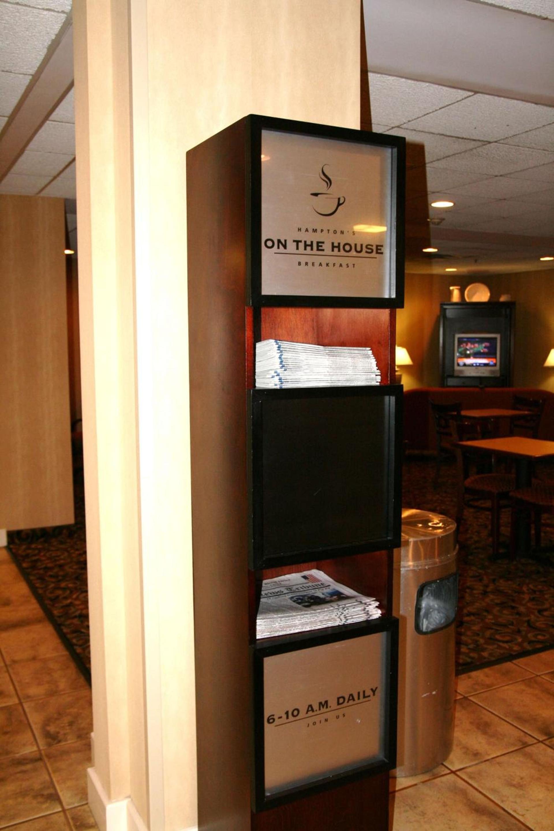 Hampton Inn Adel photo 9