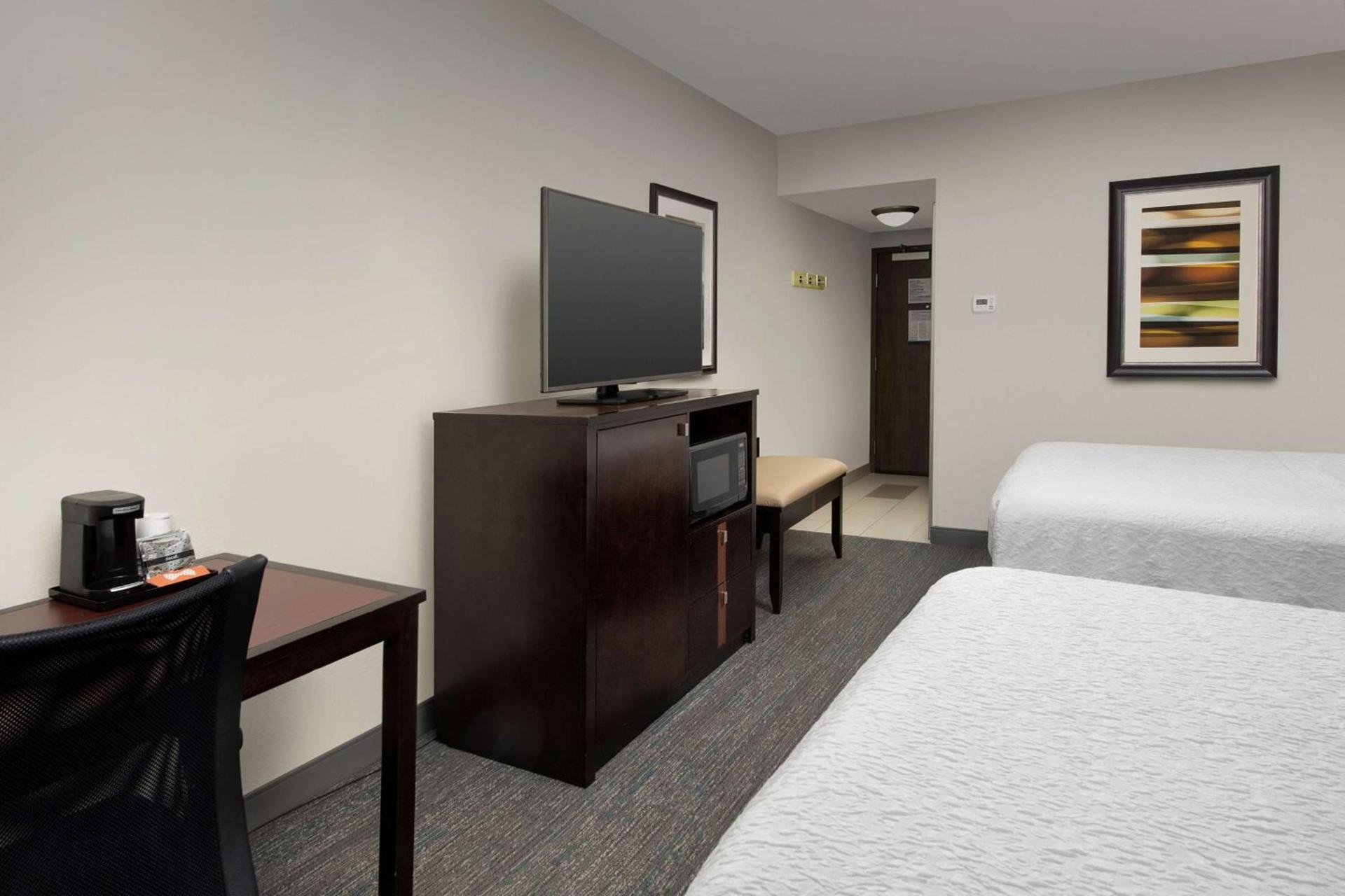 Hampton Inn & Suites Alpharetta-Windward photo 26
