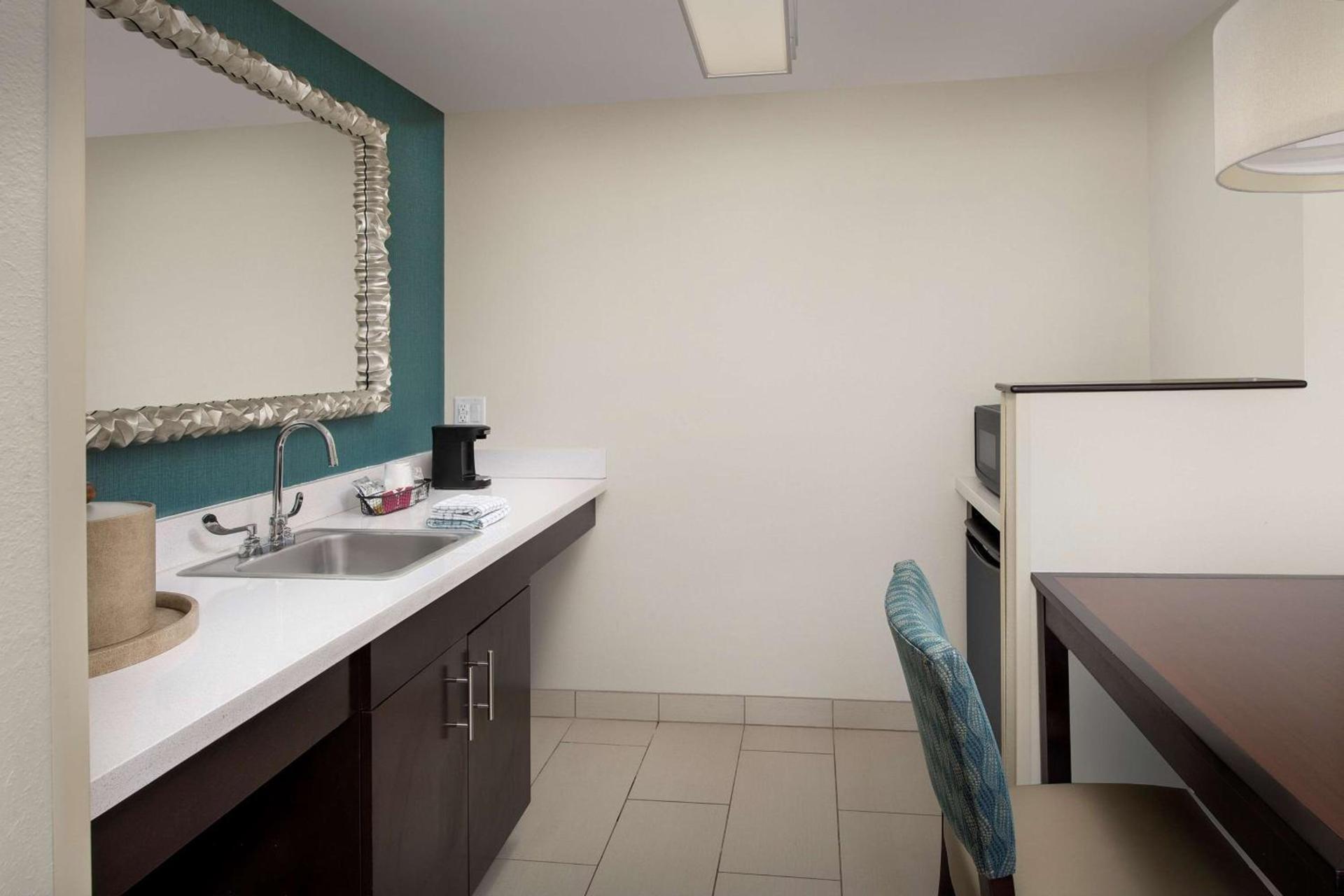 Hampton Inn & Suites Alpharetta-Windward photo 30
