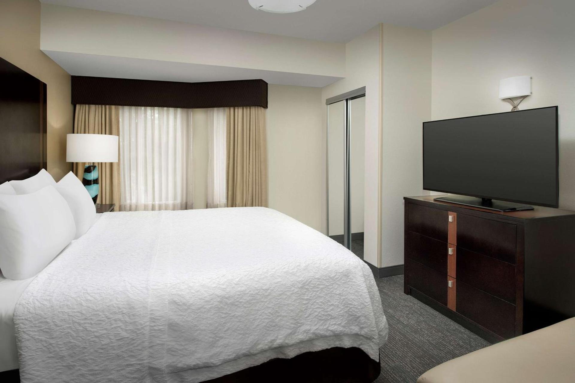 Hampton Inn & Suites Alpharetta-Windward photo 33